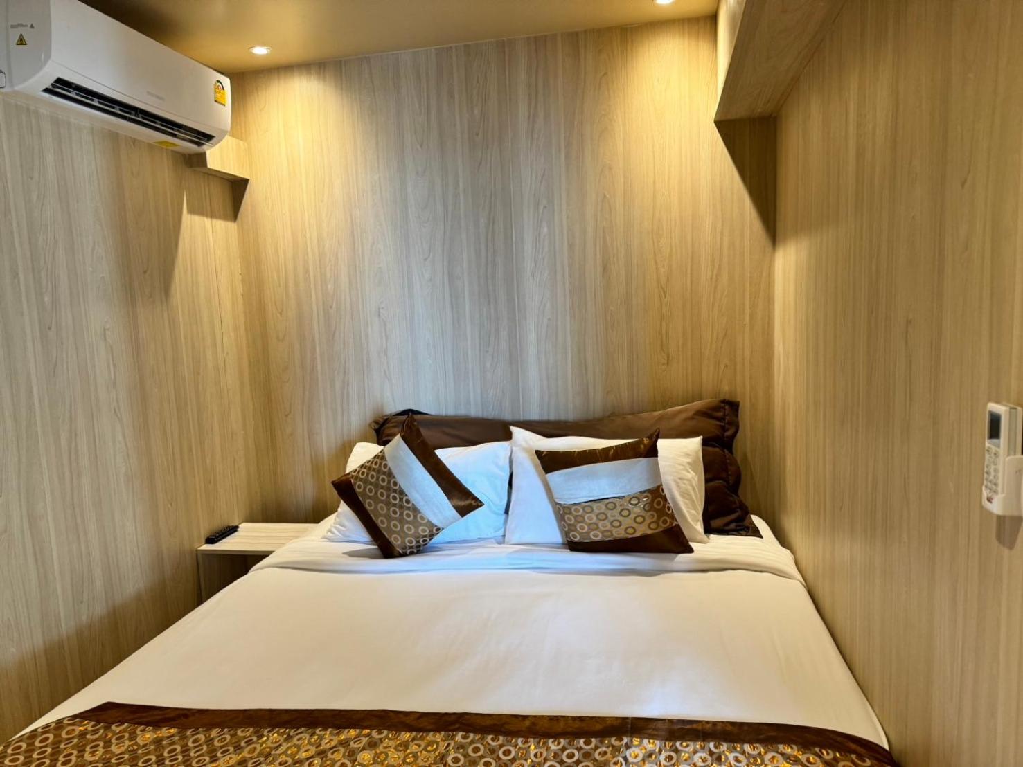 Quadruple Room with Sea View - Photo 5