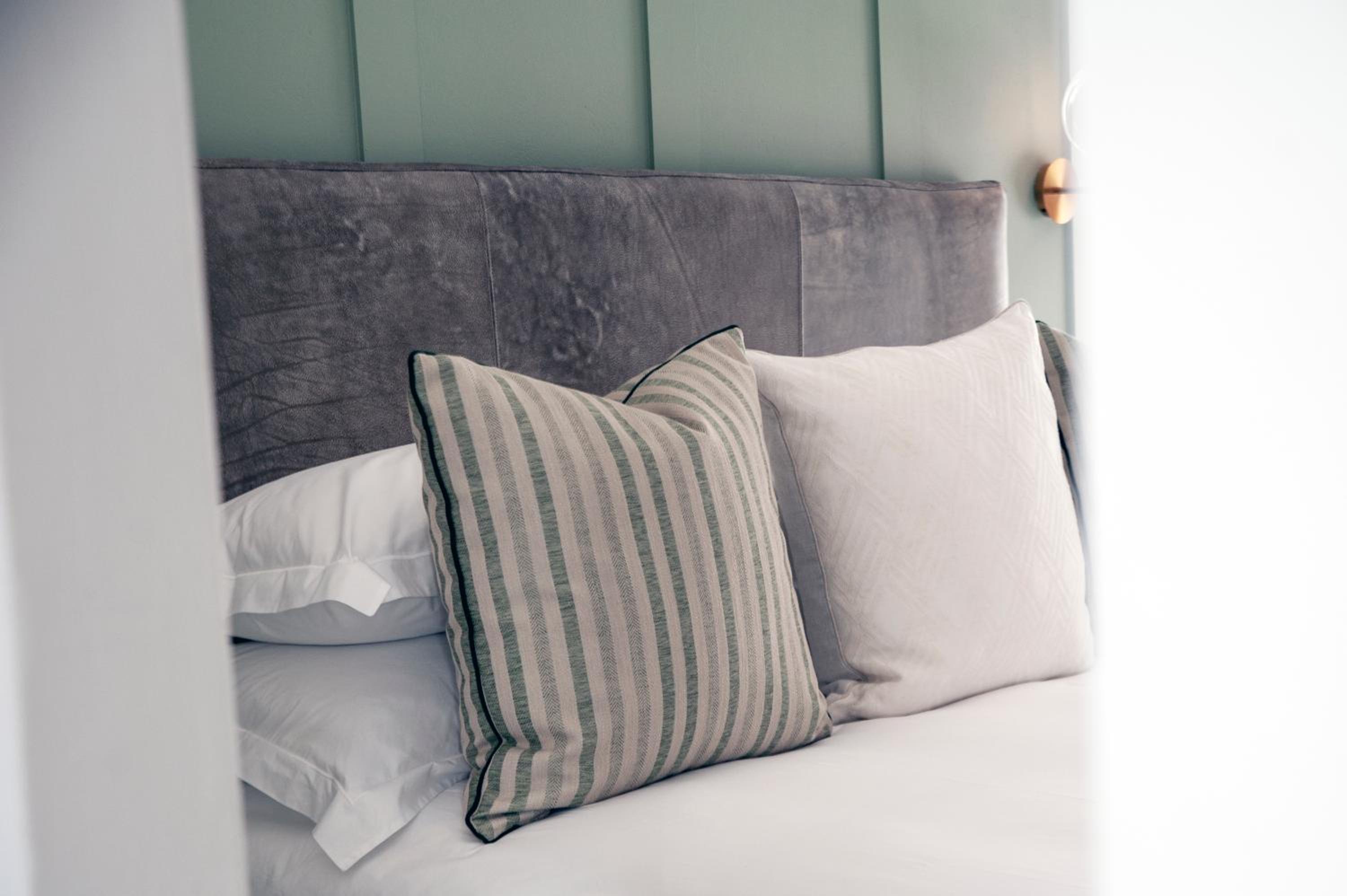 Deluxe King Room photo 2