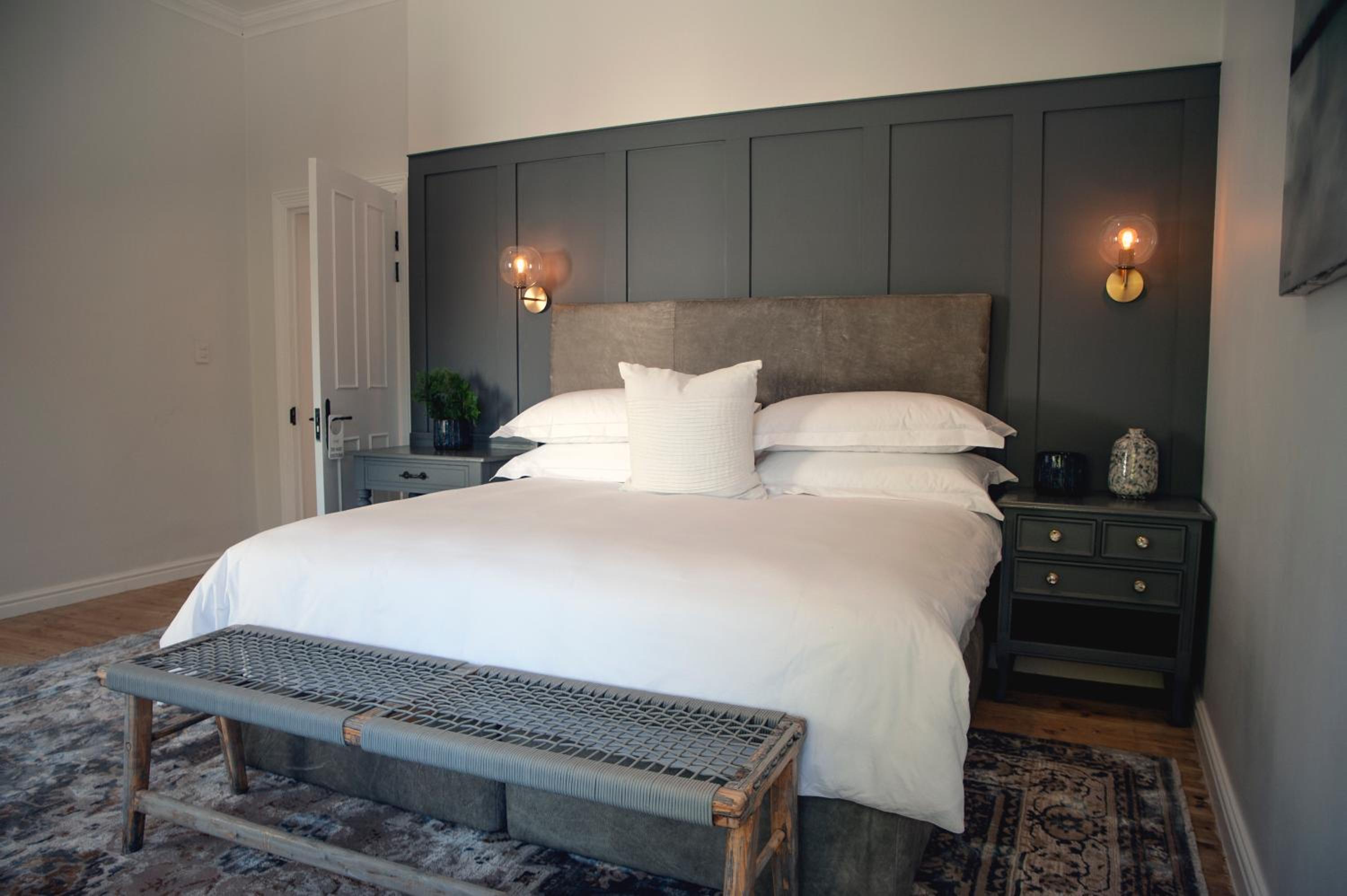 Deluxe King Room photo 1