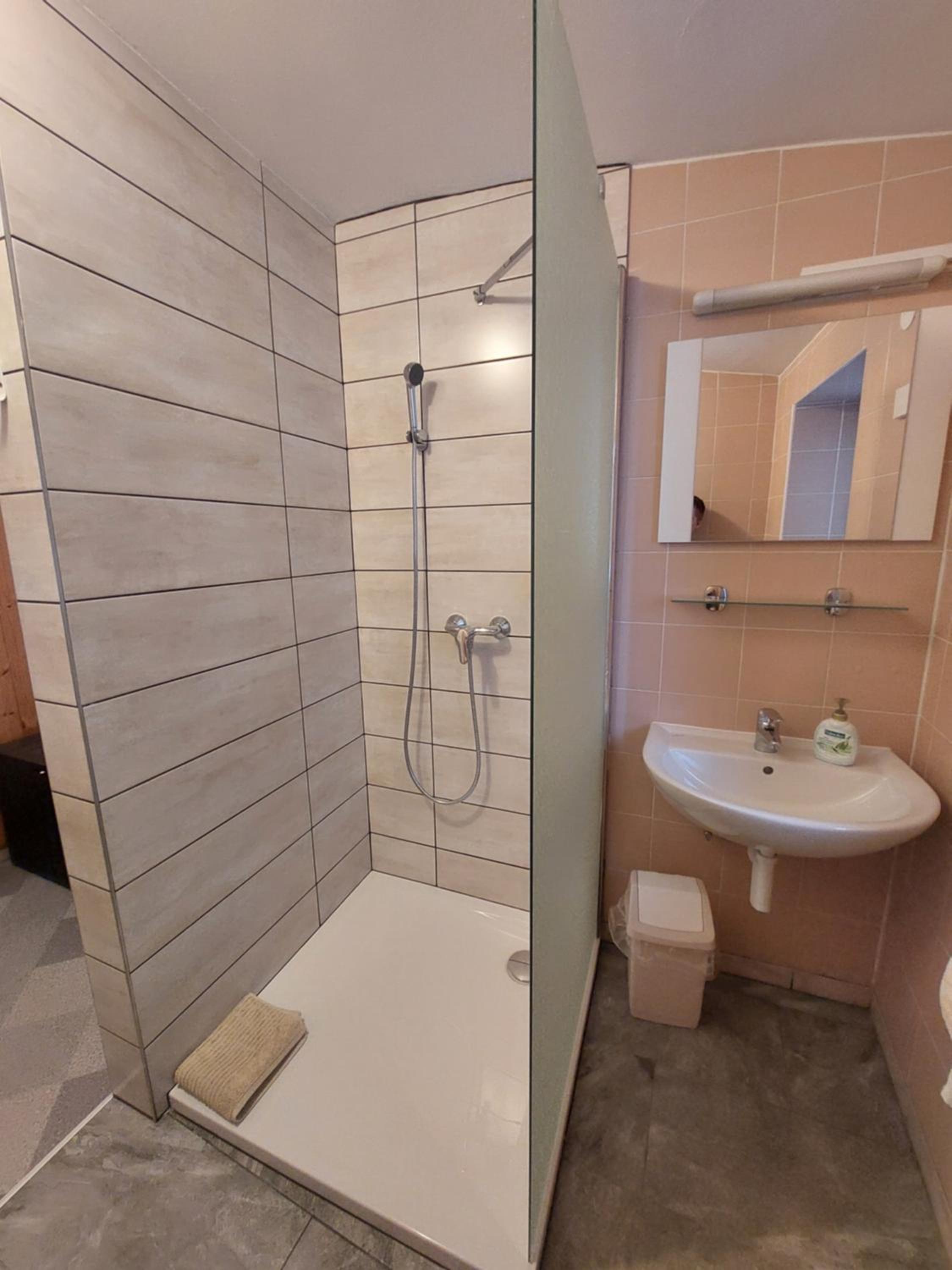 Apartment - Ground Floor photo 2