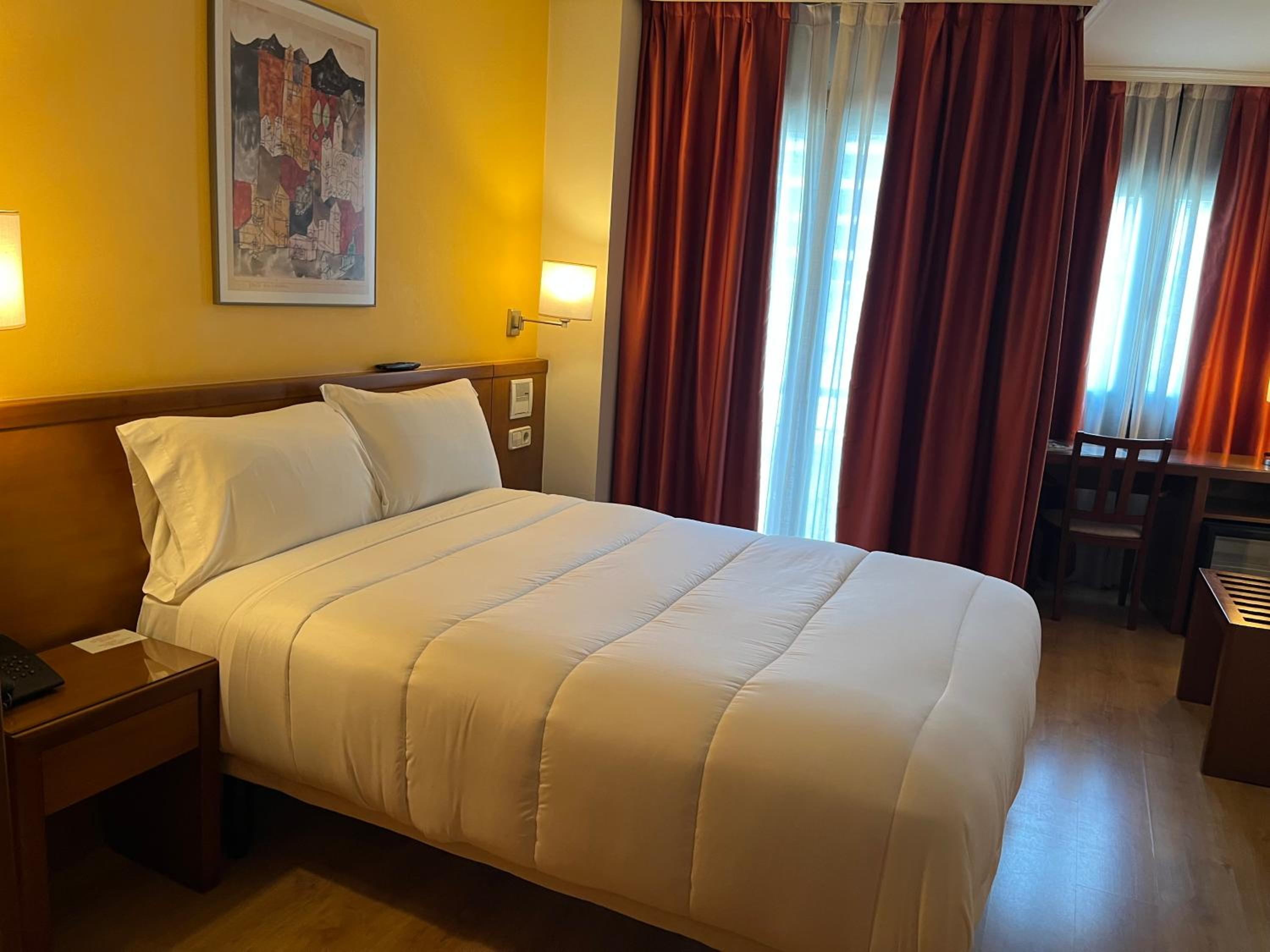 Double or Twin Room - Photo 4