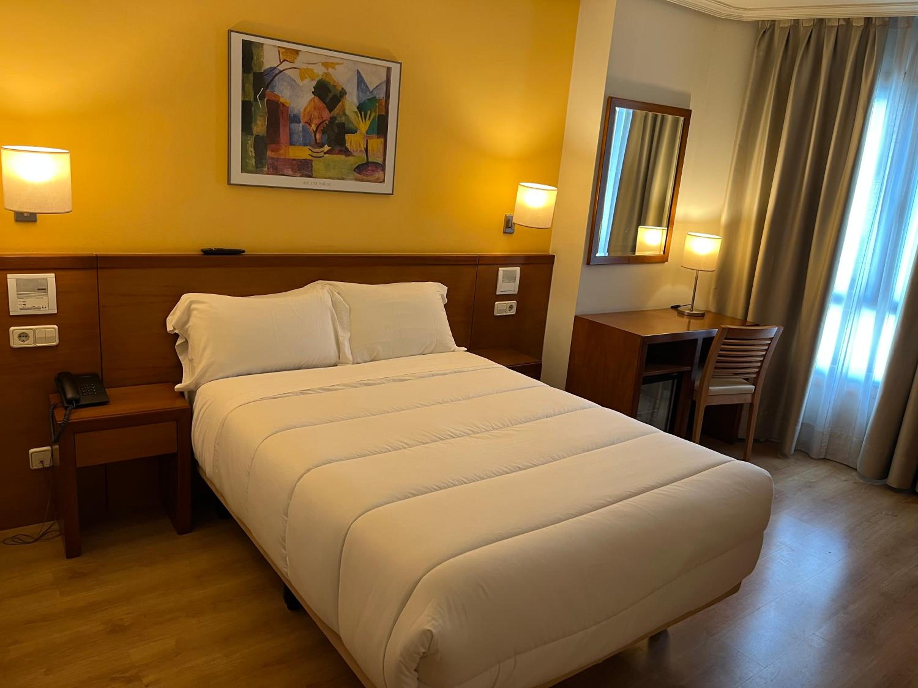 Double or Twin Room - Photo 3