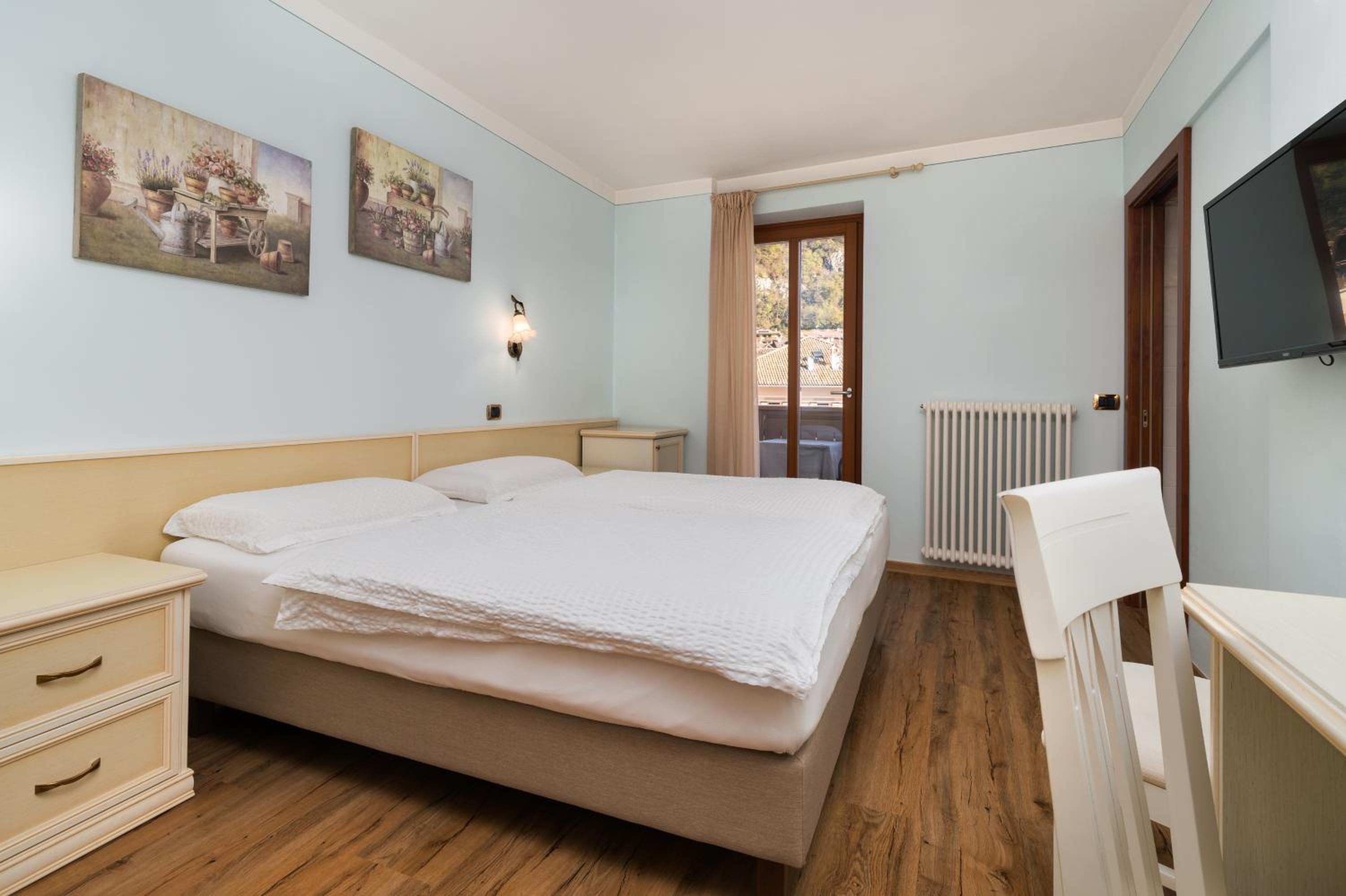 Double or Twin Room photo 1
