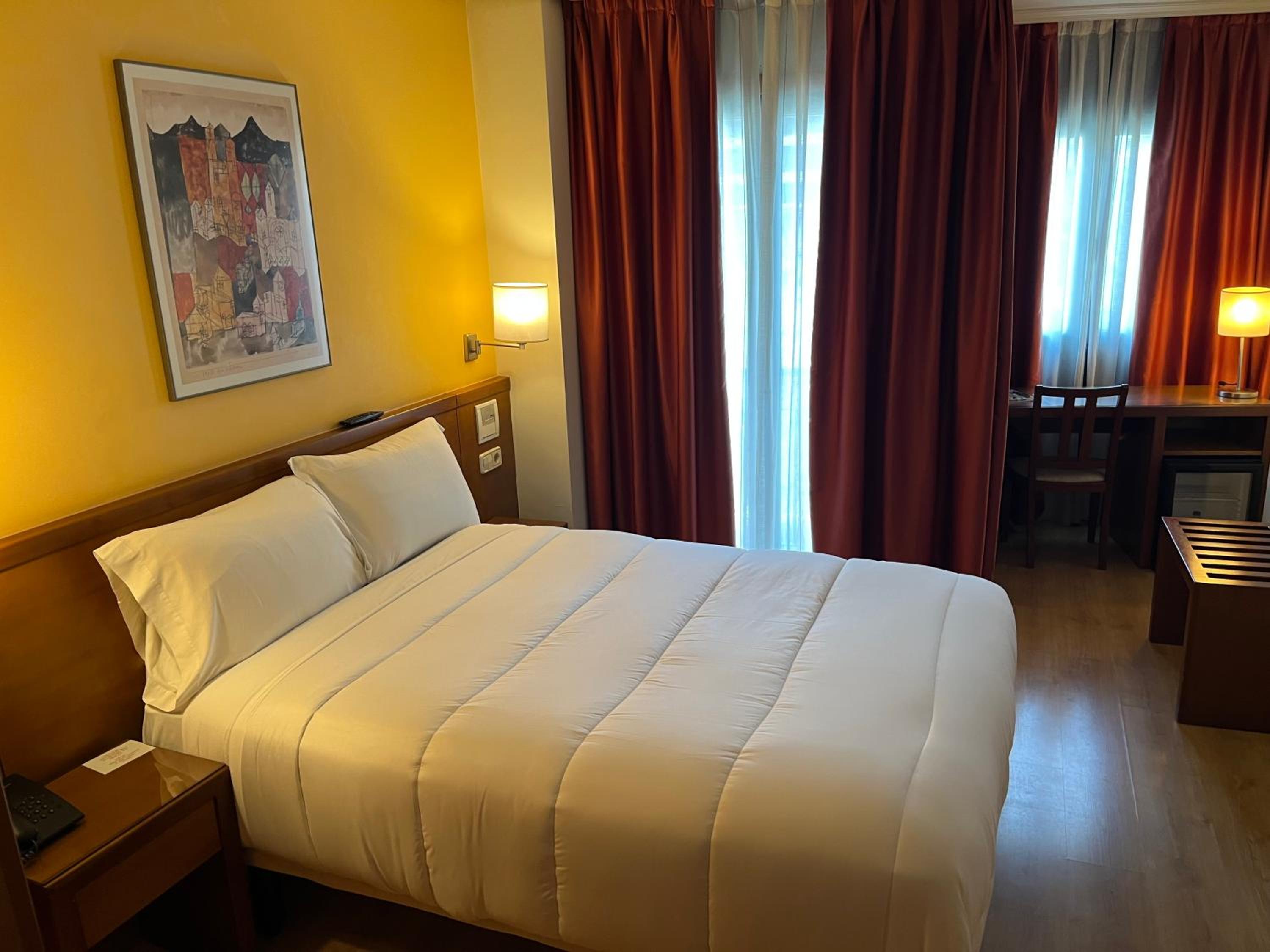 Double or Twin Room - Photo 1