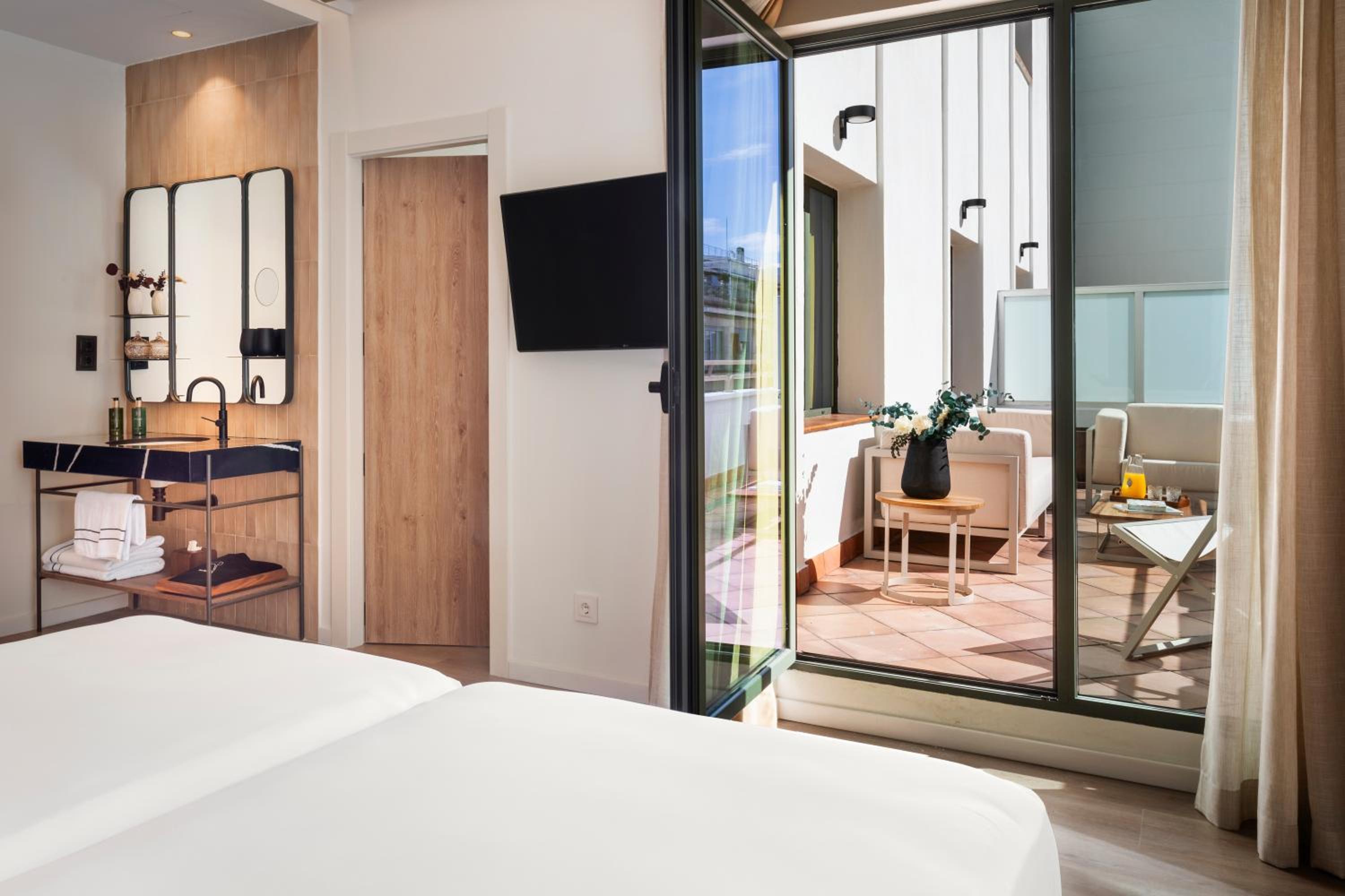 Suite The Level With Terrace - Photo 2