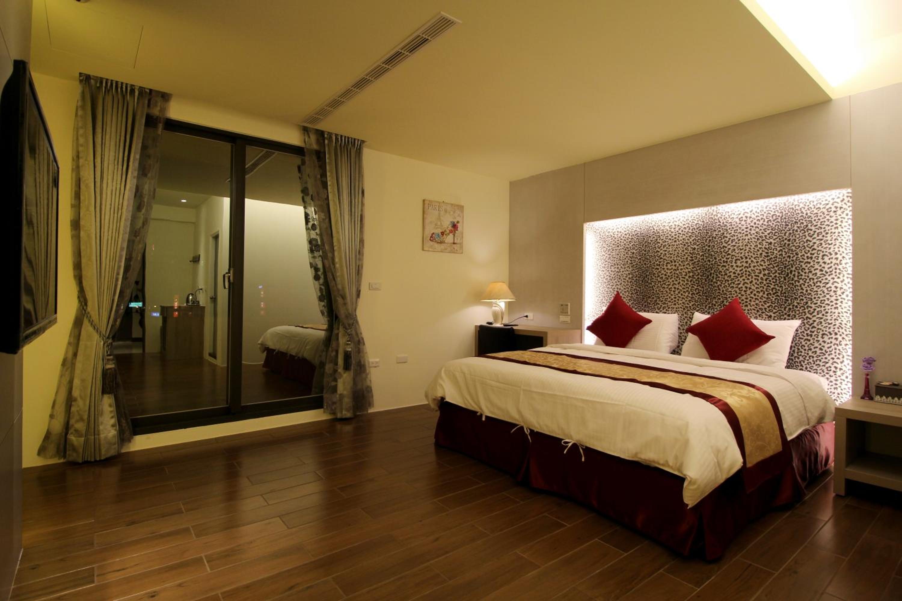 Queen Room with Balcony