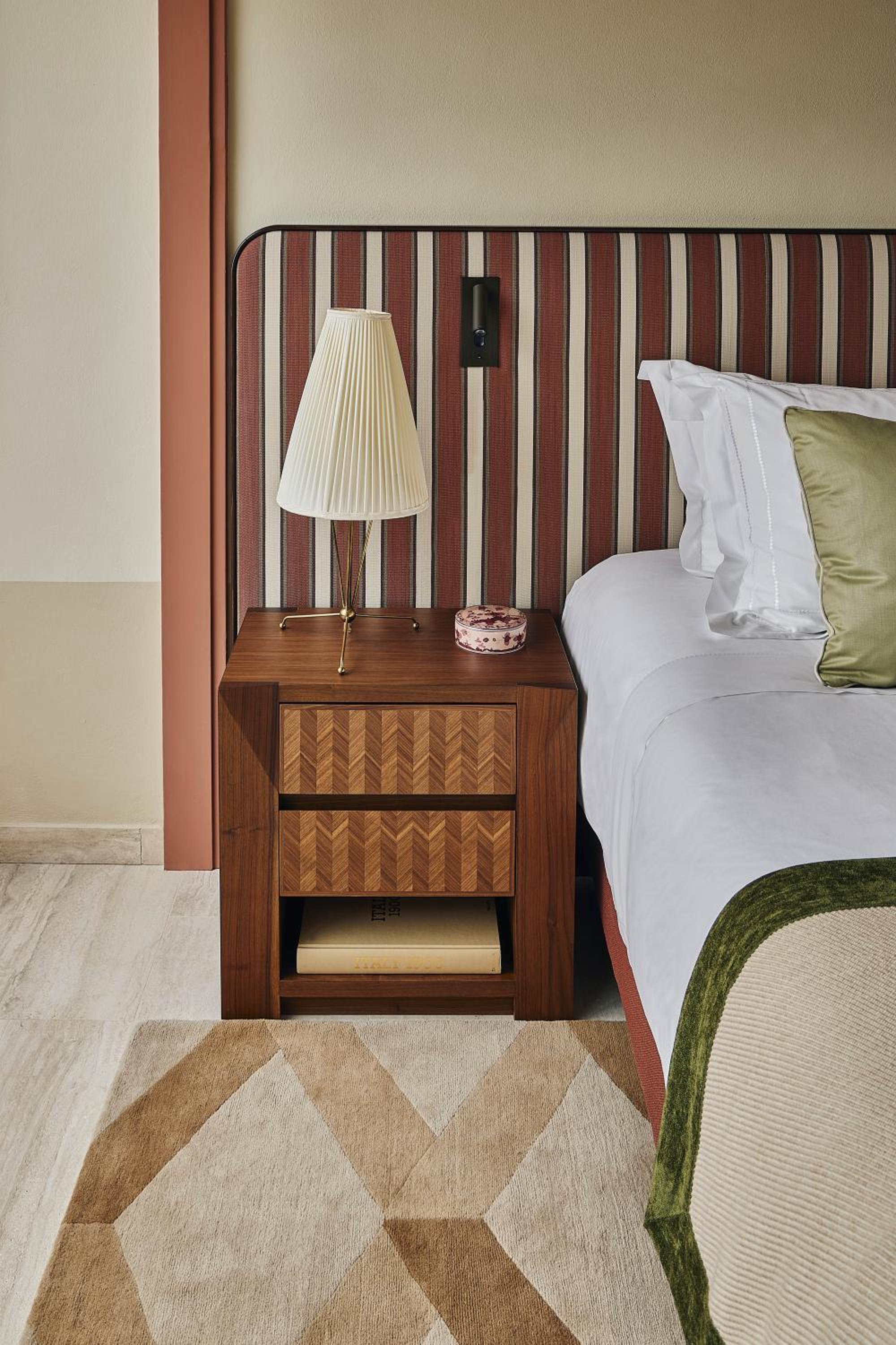 Etruria Suite thumbnail 5