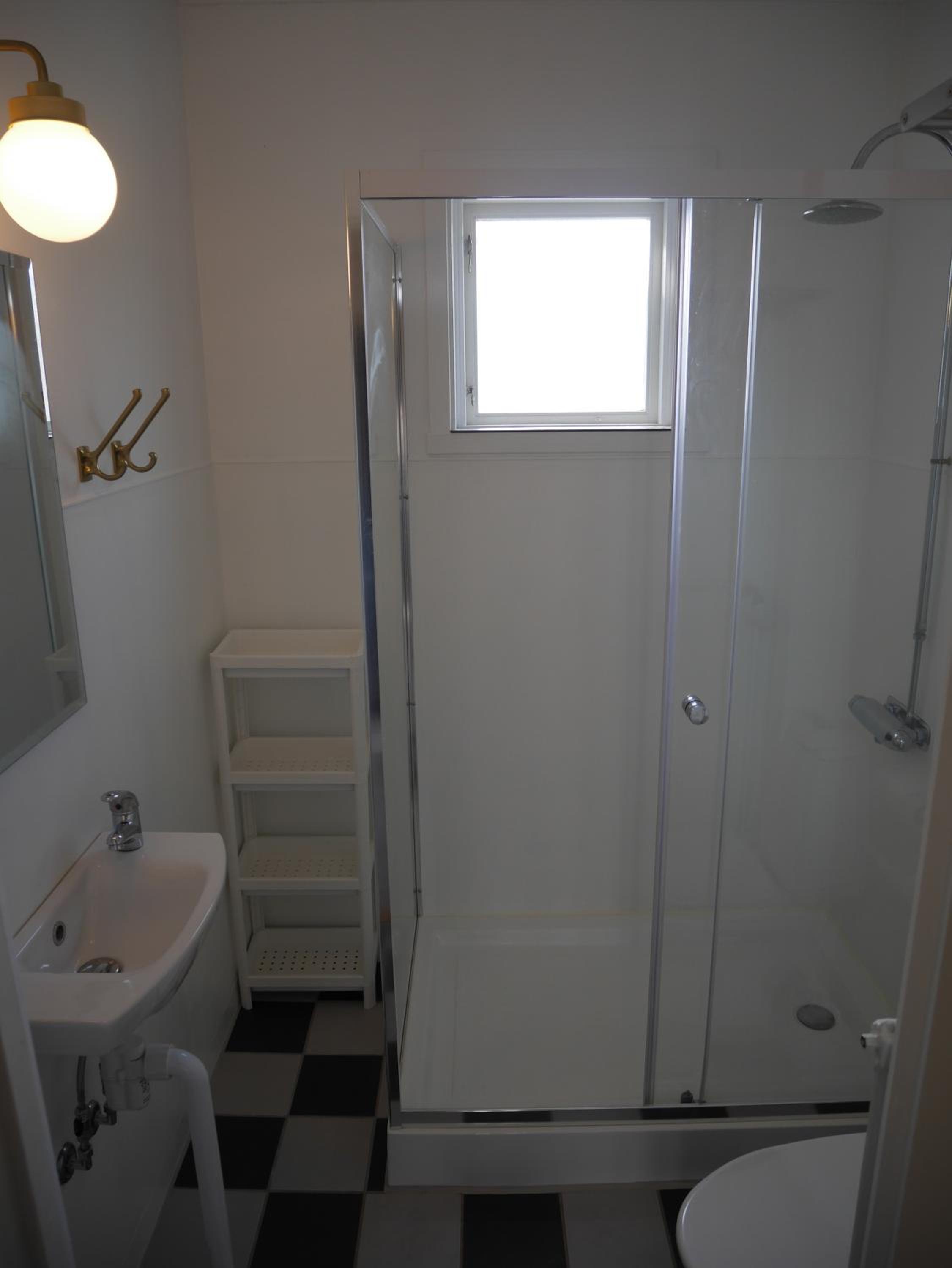Two-Bedroom Bungalow - Photo 3