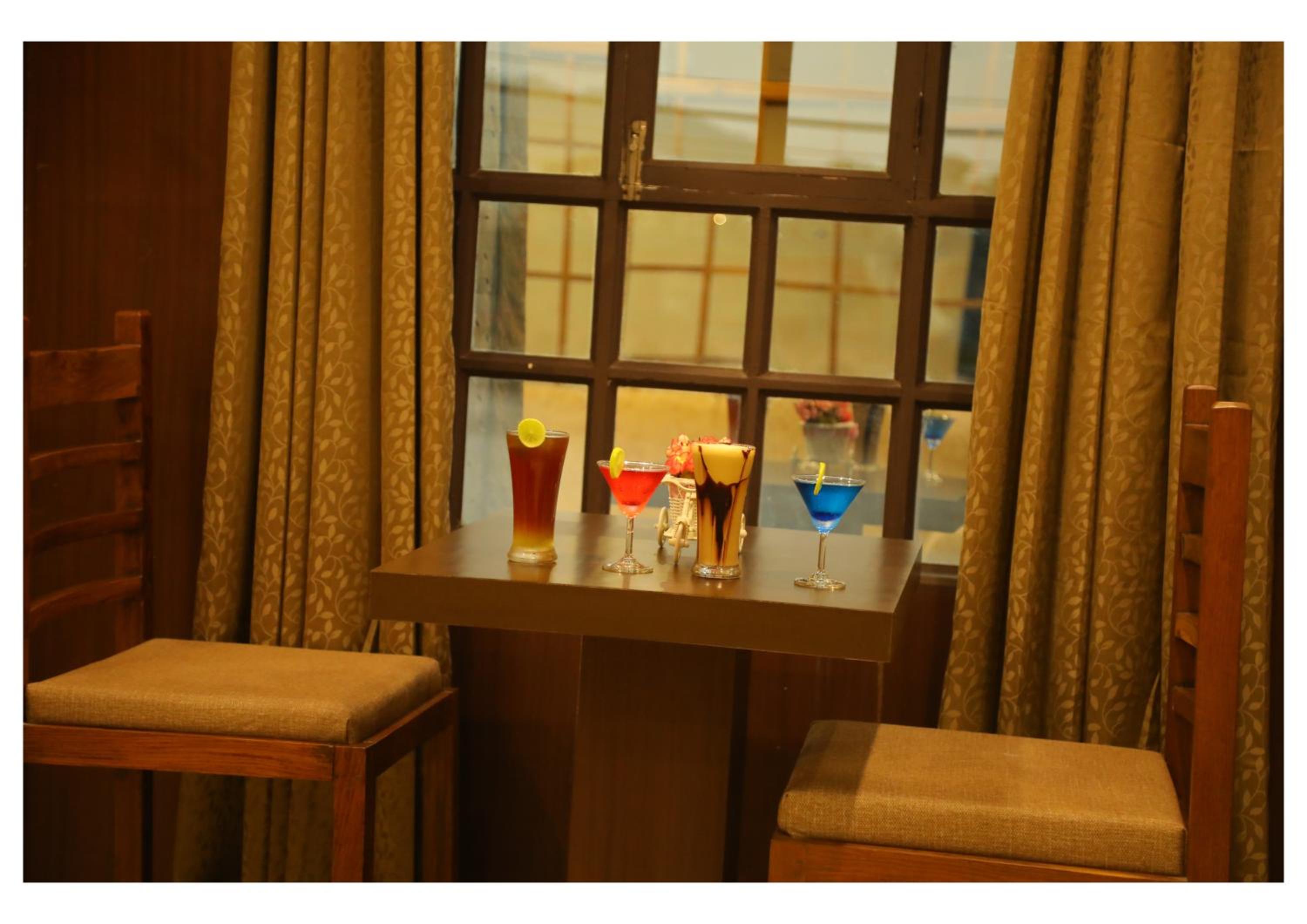 Executive Suite - Photo 3