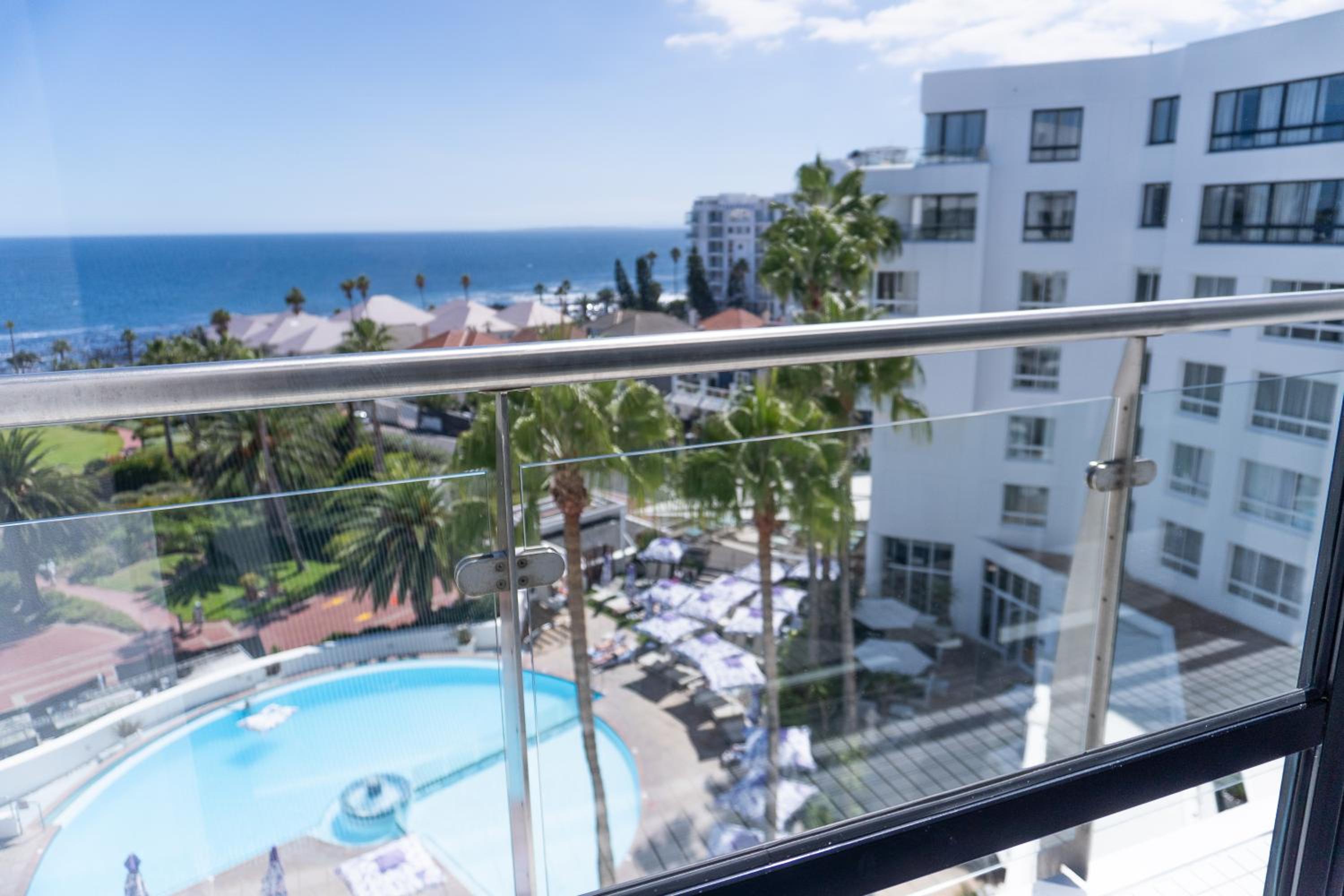 One Bedroom Apartment with Sea View and Balcony - Photo 7