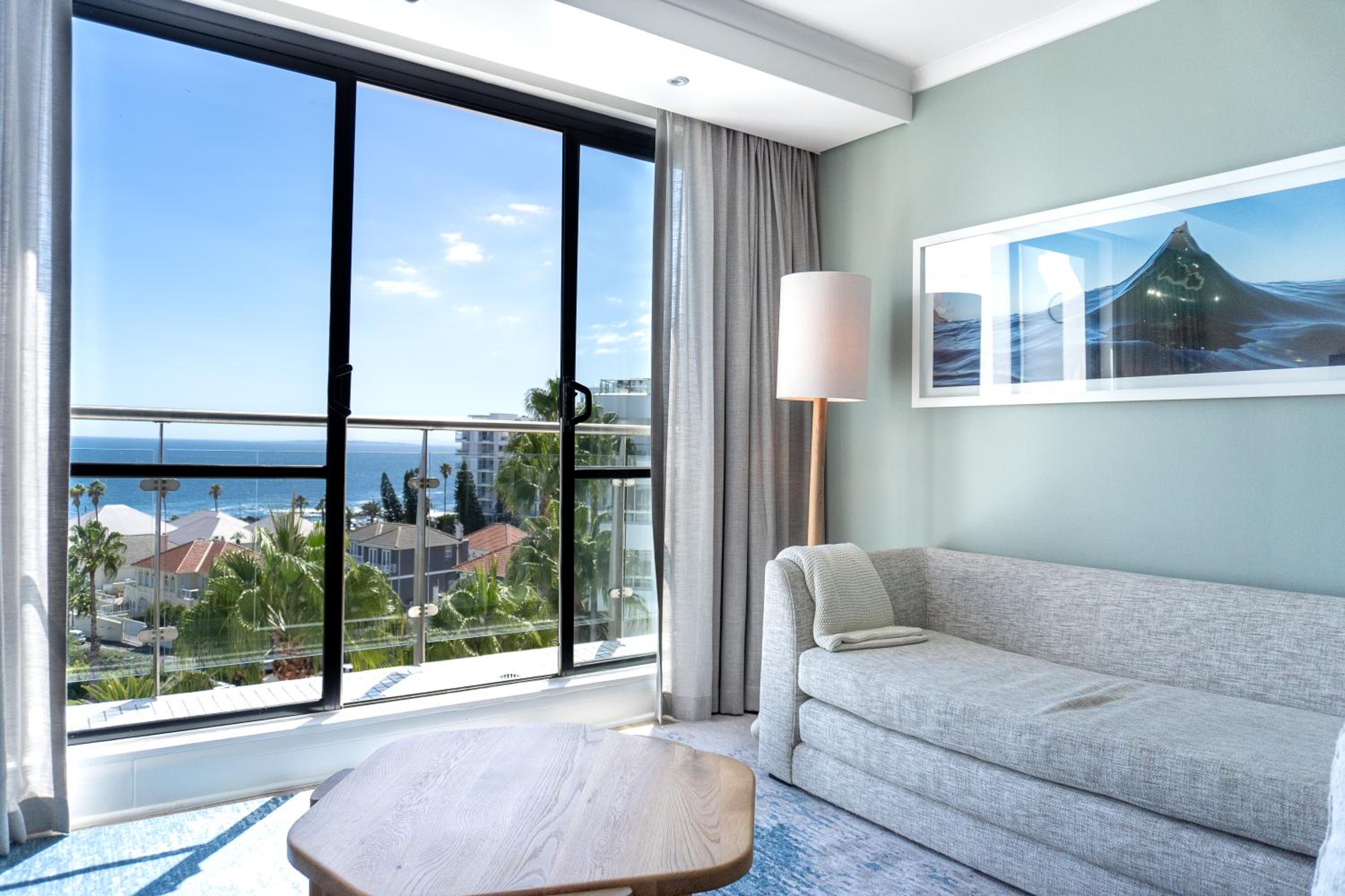 One Bedroom Apartment with Sea View and Balcony - Photo 3
