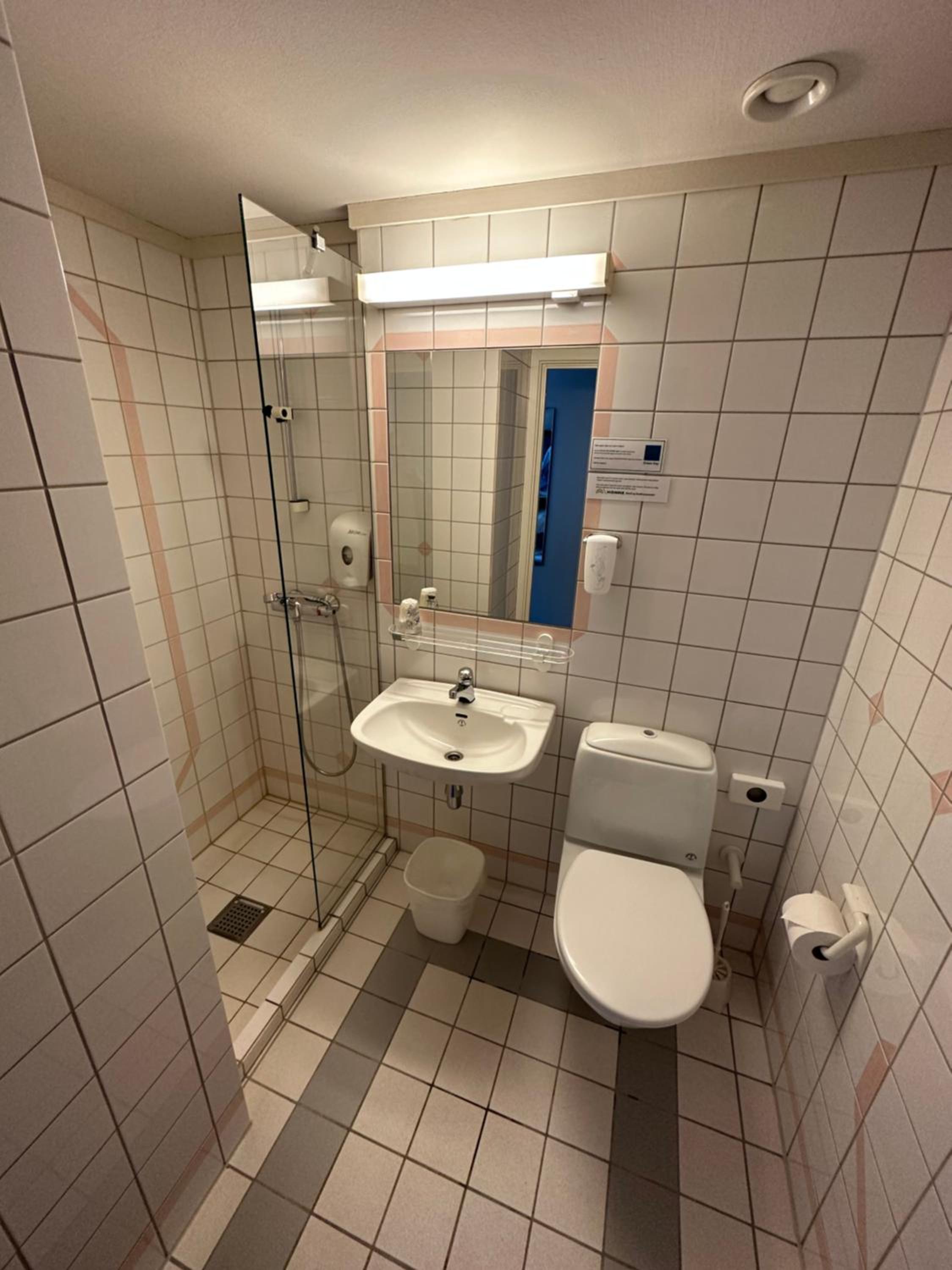 Single Room photo 3