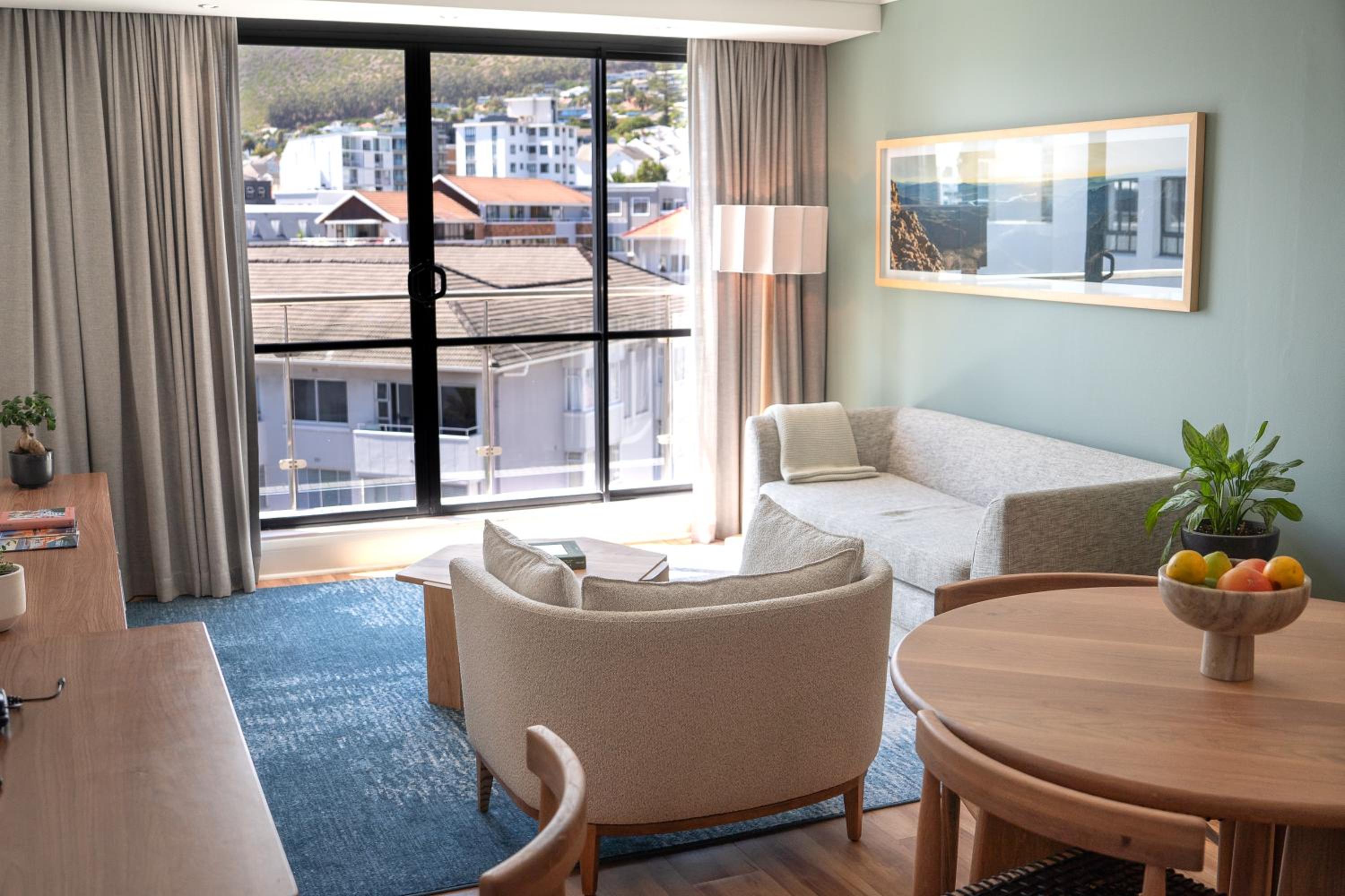 Apartment with Mountain View and Balcony - Photo 6