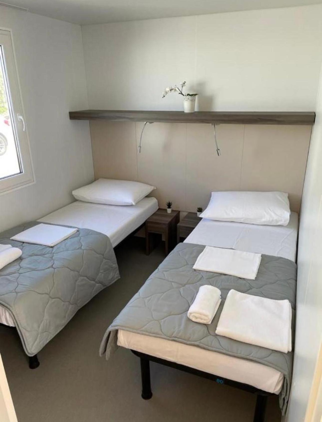 Mobile Home photo 1