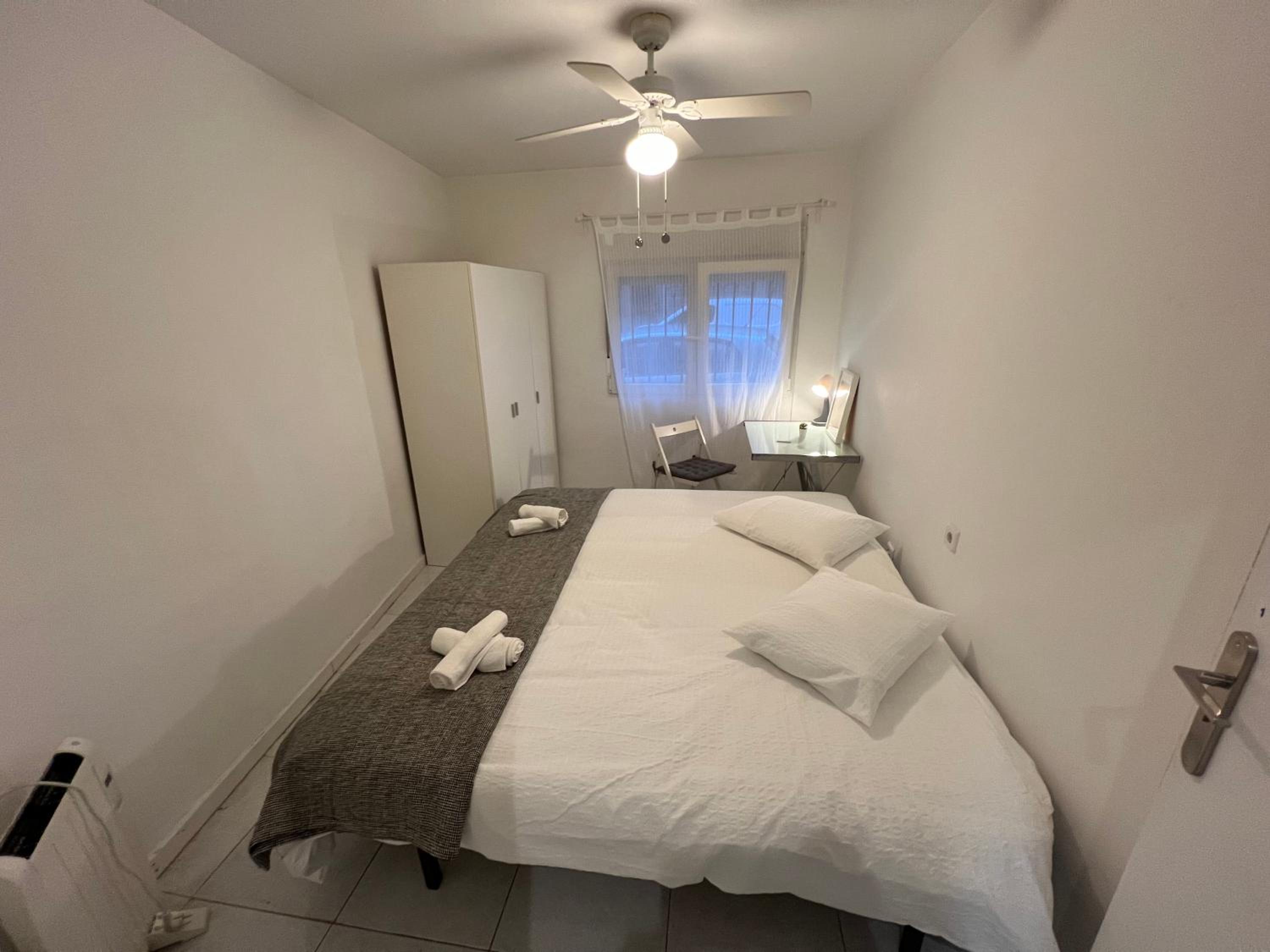 Habitación doble con baño compartido