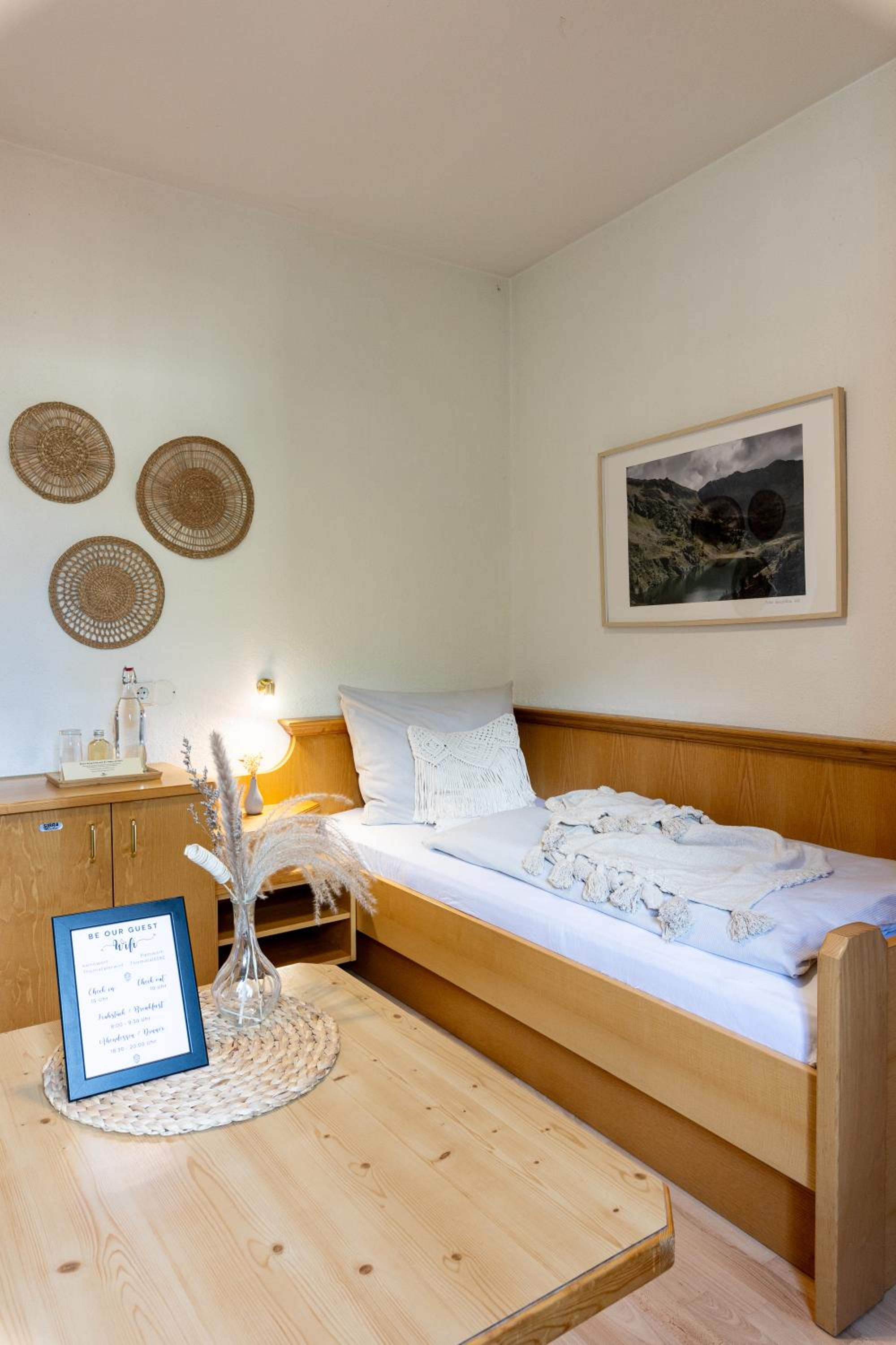 Single Room photo 2