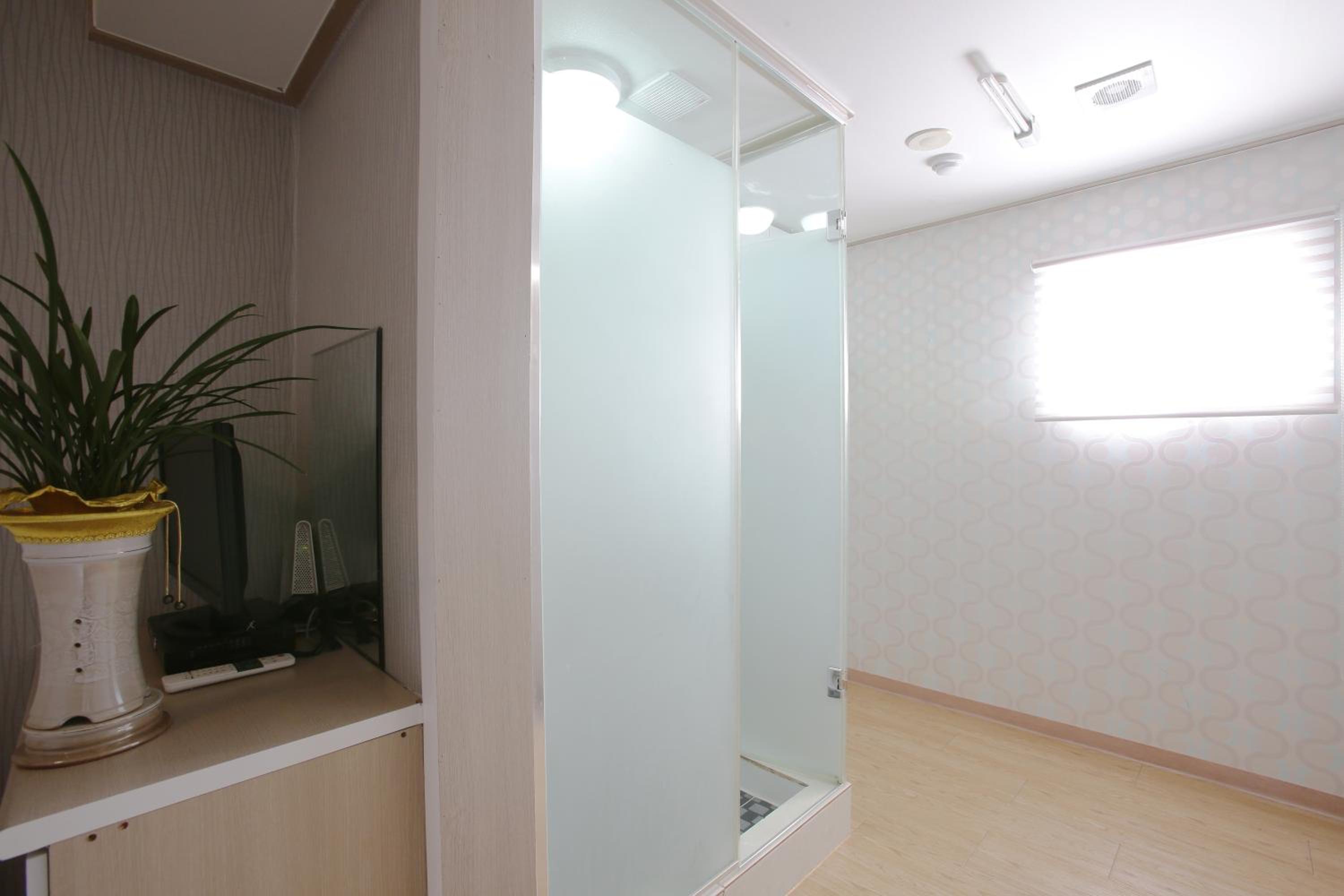 Double Room - Photo 4