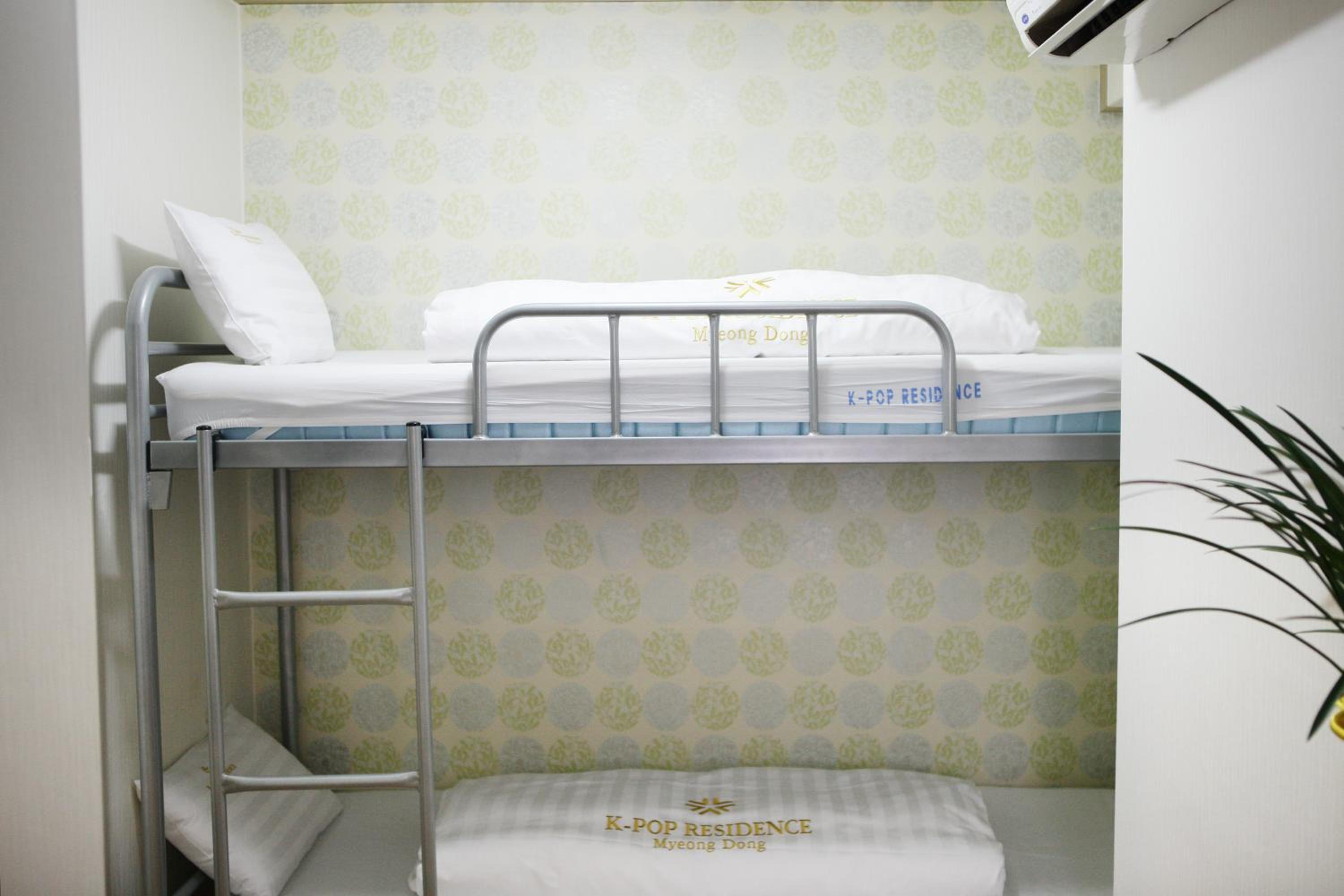 Standard Twin Room - Photo 5