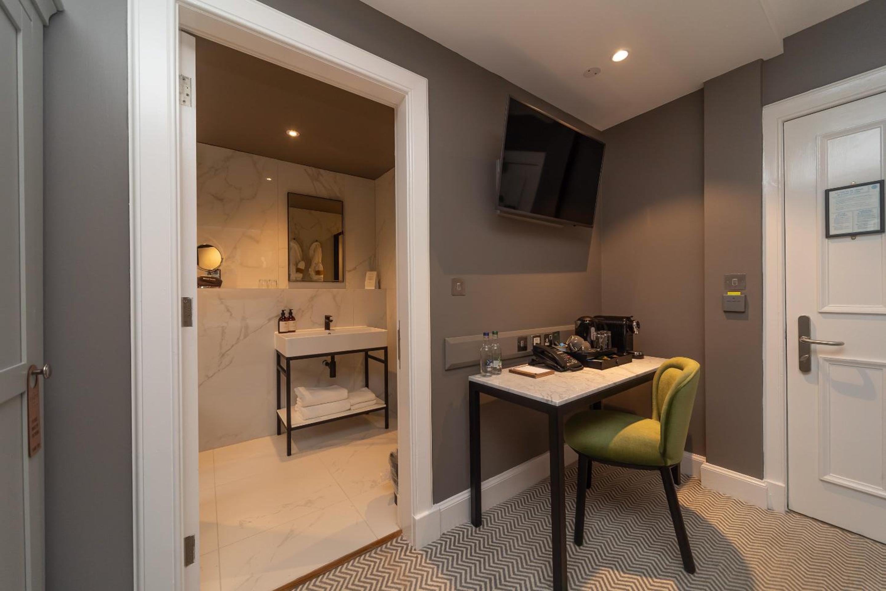 Cozy Double Room