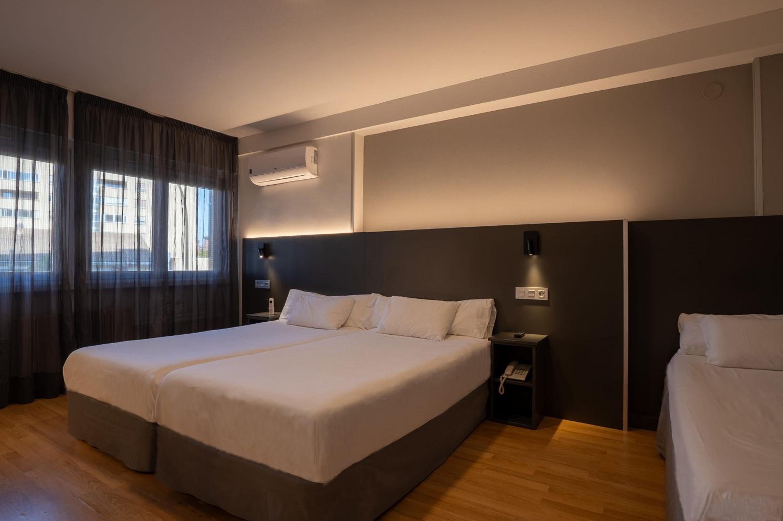 Double Room with Extra Bed - Photo 4