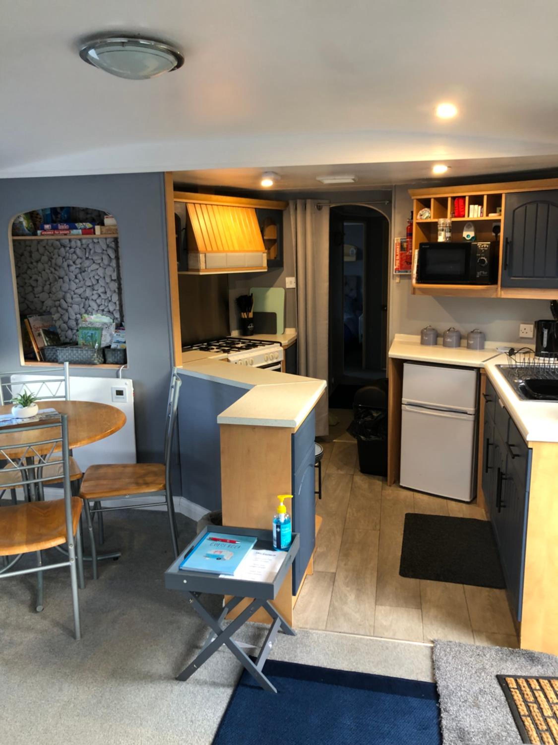 Mobile Home photo 3