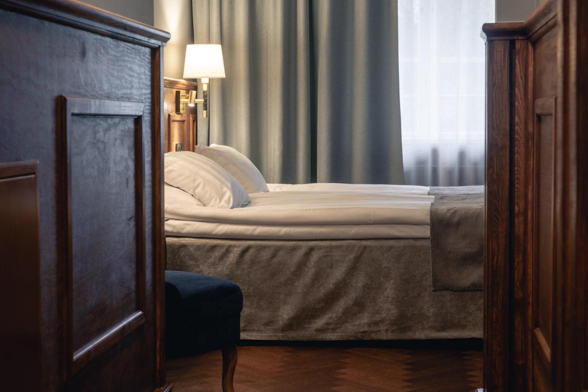 Standard Double Room with Two Single Beds - Non-Smoking - Photo 15