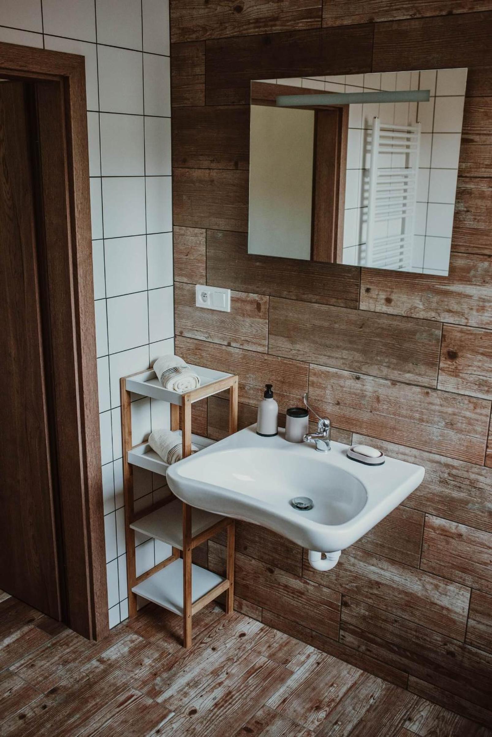 Twin Room - Disability Access photo 2
