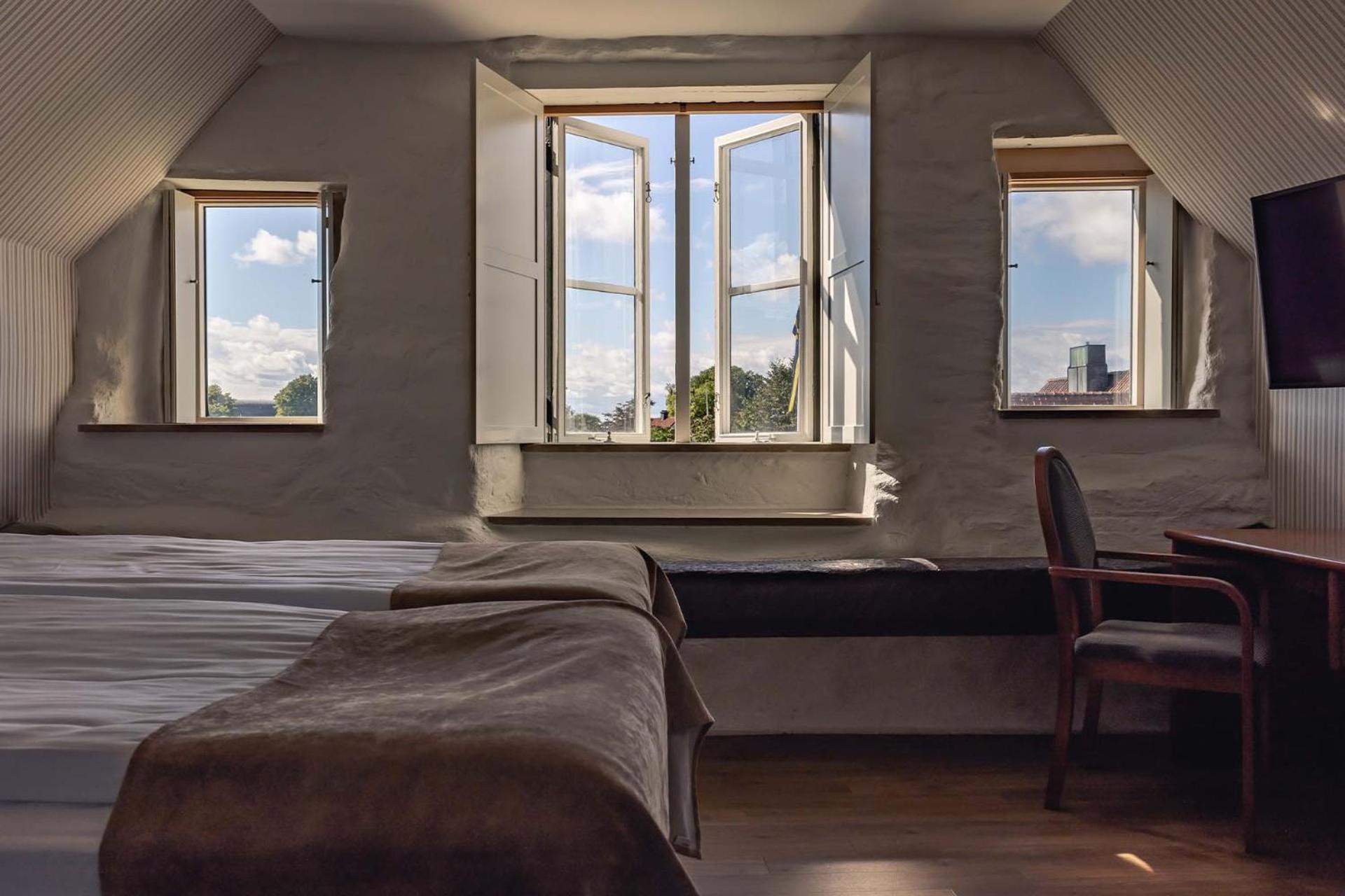 Standard Double Room with Two Single Beds - Non-Smoking - Photo 1