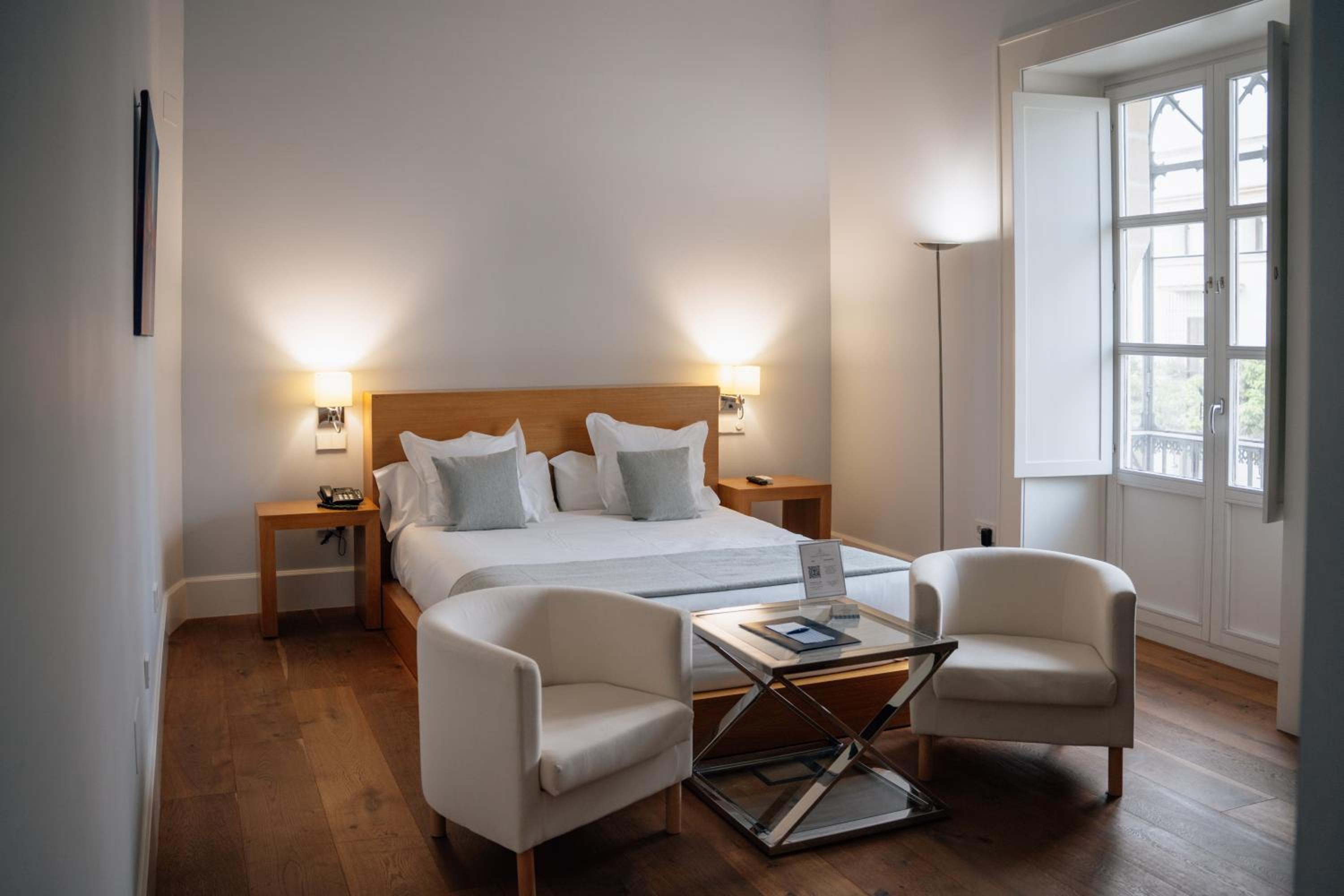 Standard Suite - Photo 29