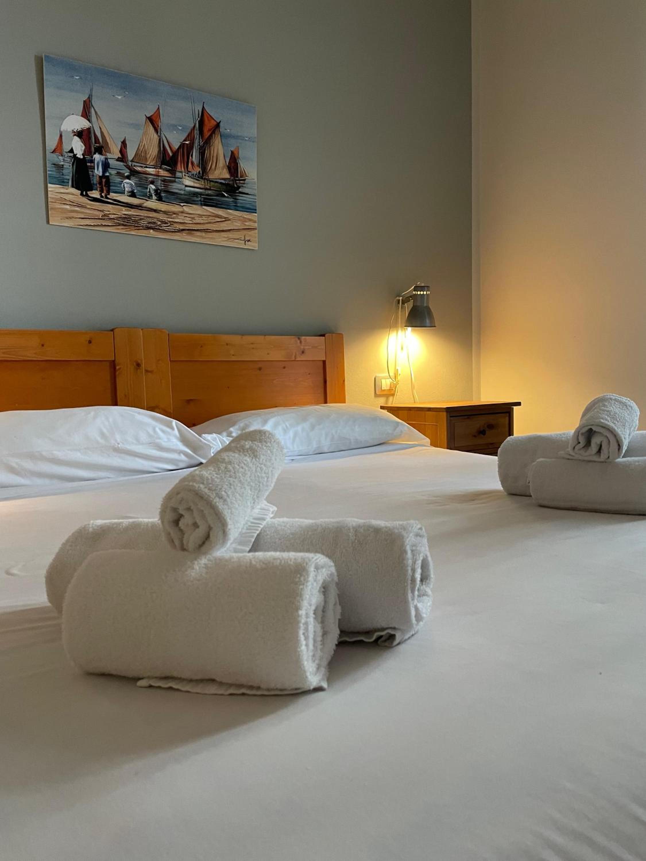 Deluxe Double Room with Balcony - Photo 1
