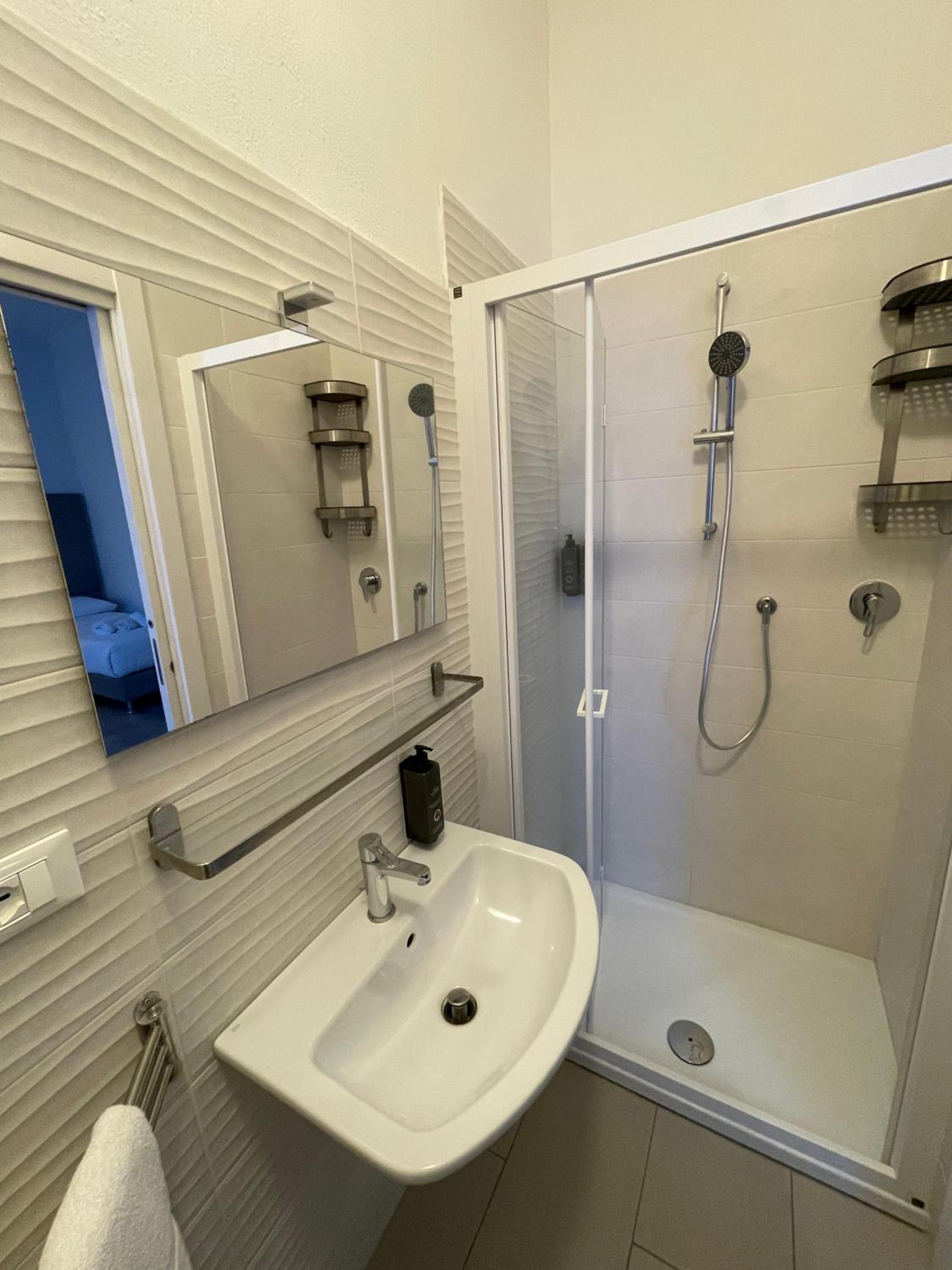 Superior Double or Twin Room - Photo 9