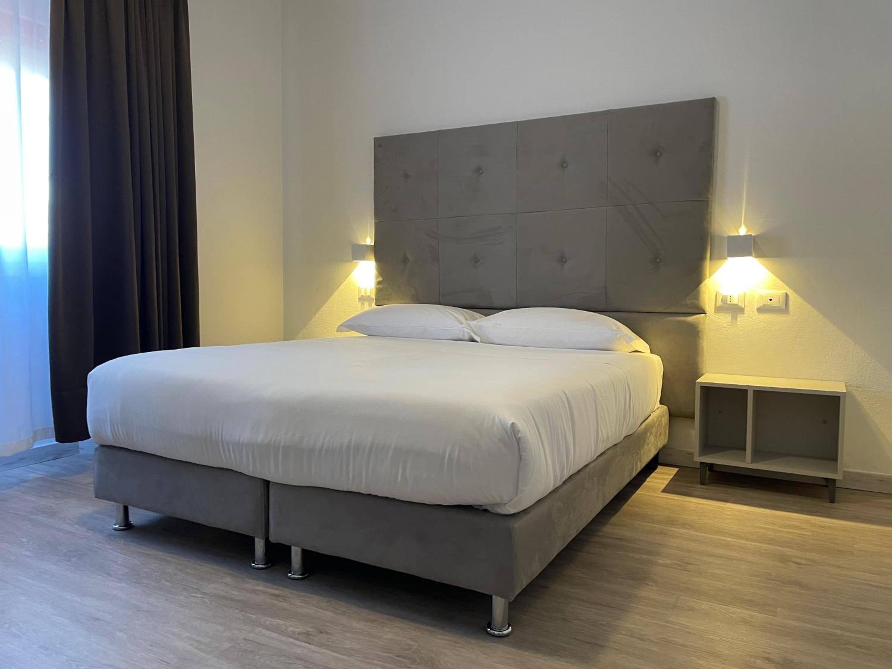 Superior Double or Twin Room - Photo 12