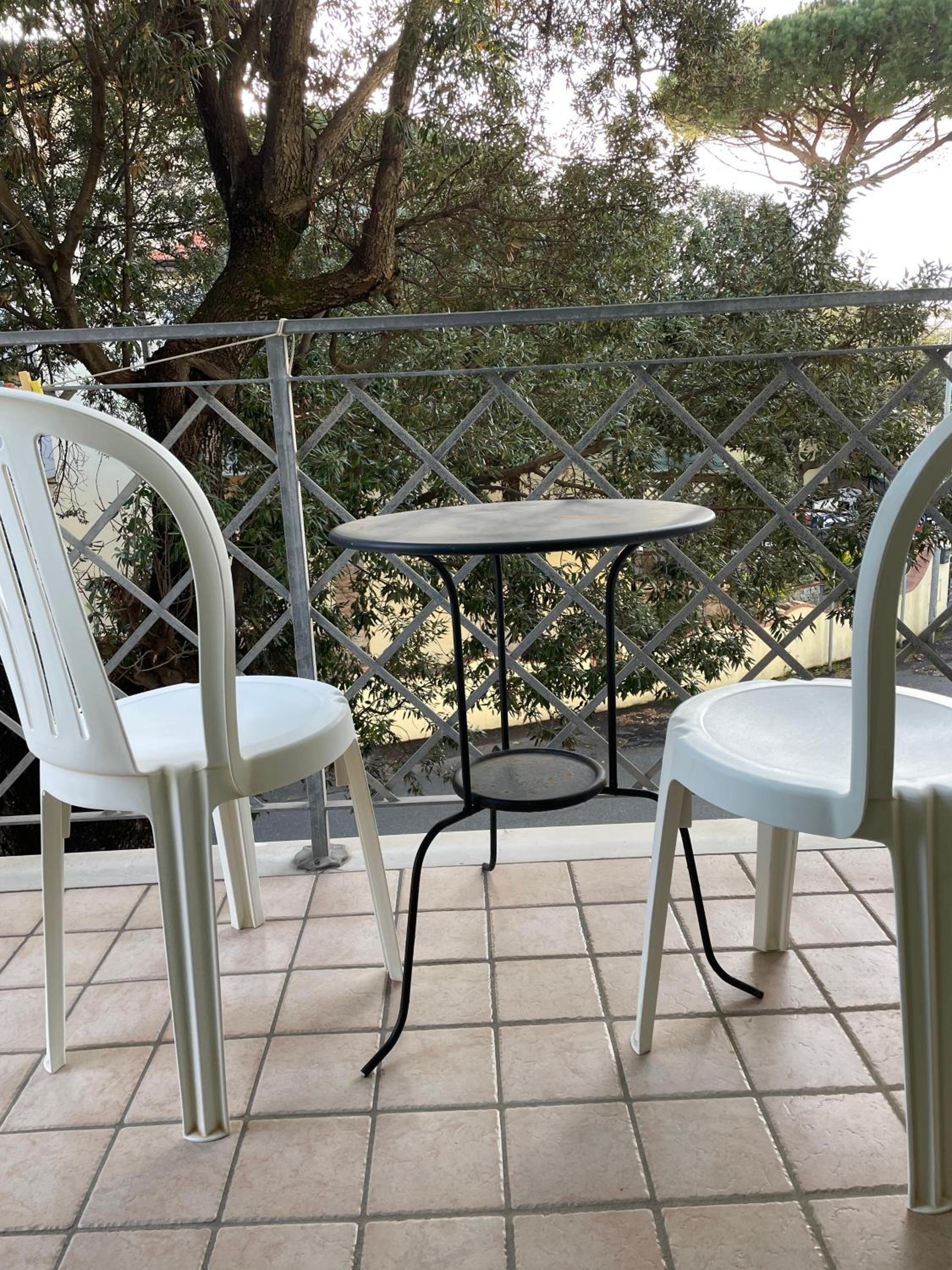 Deluxe Double Room with Balcony - Photo 3