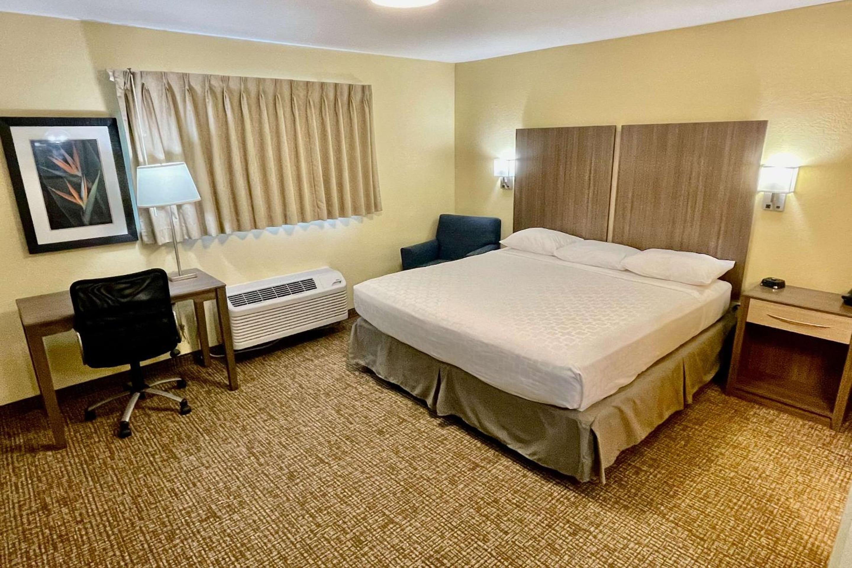 King Room - Non-Smoking - Photo 1