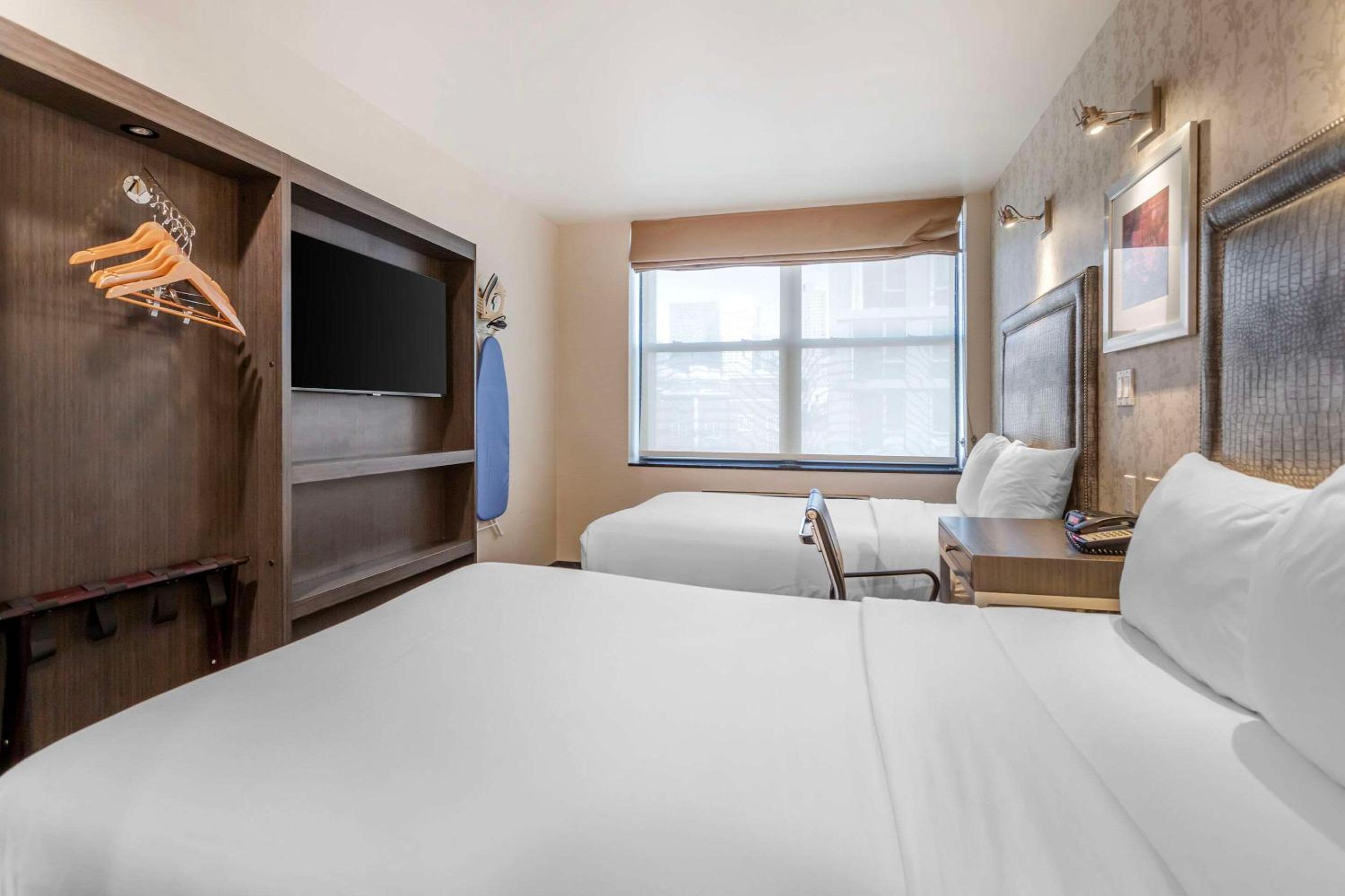 Standard Room with 2 Twin Beds