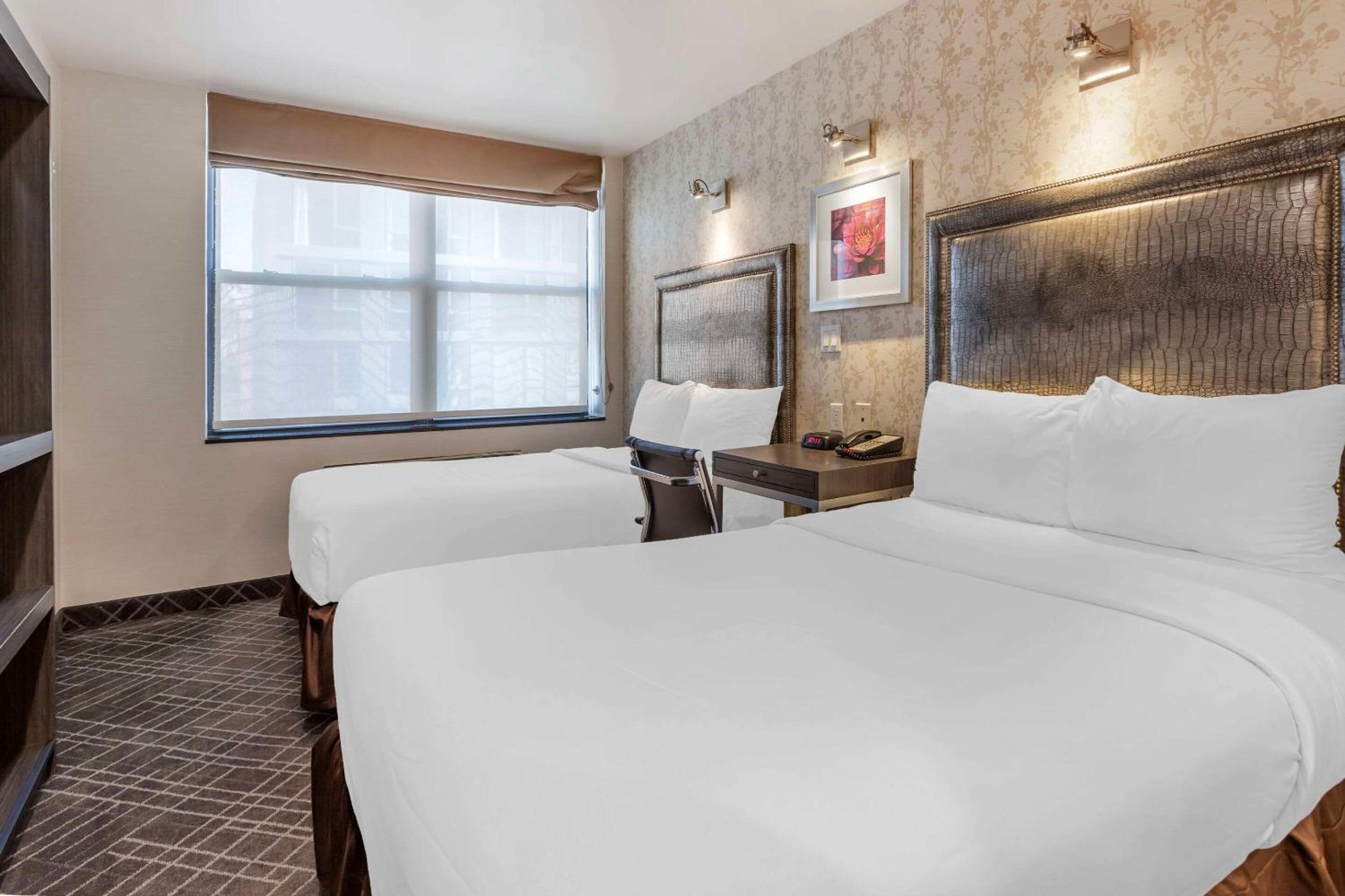 Standard Room with 2 Twin Beds