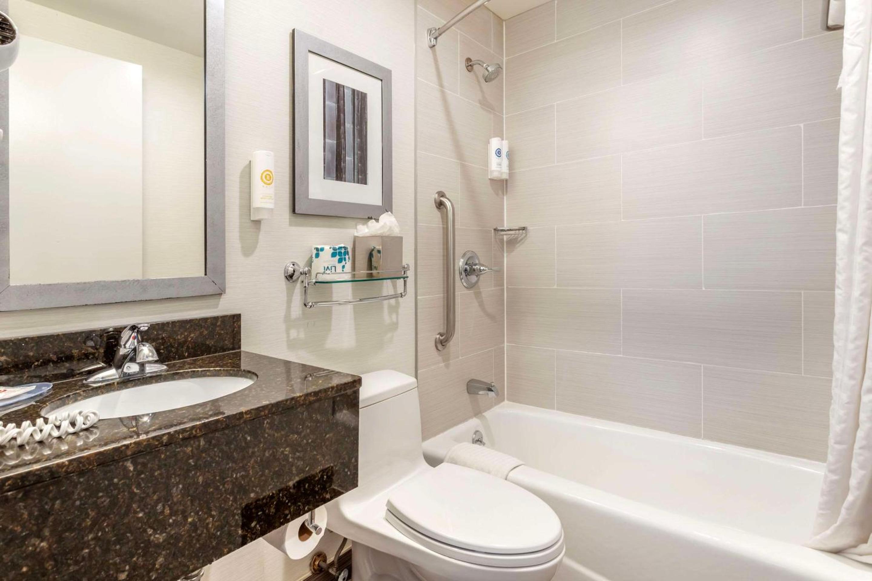 Queen Room - Disability Access/Non-Smoking