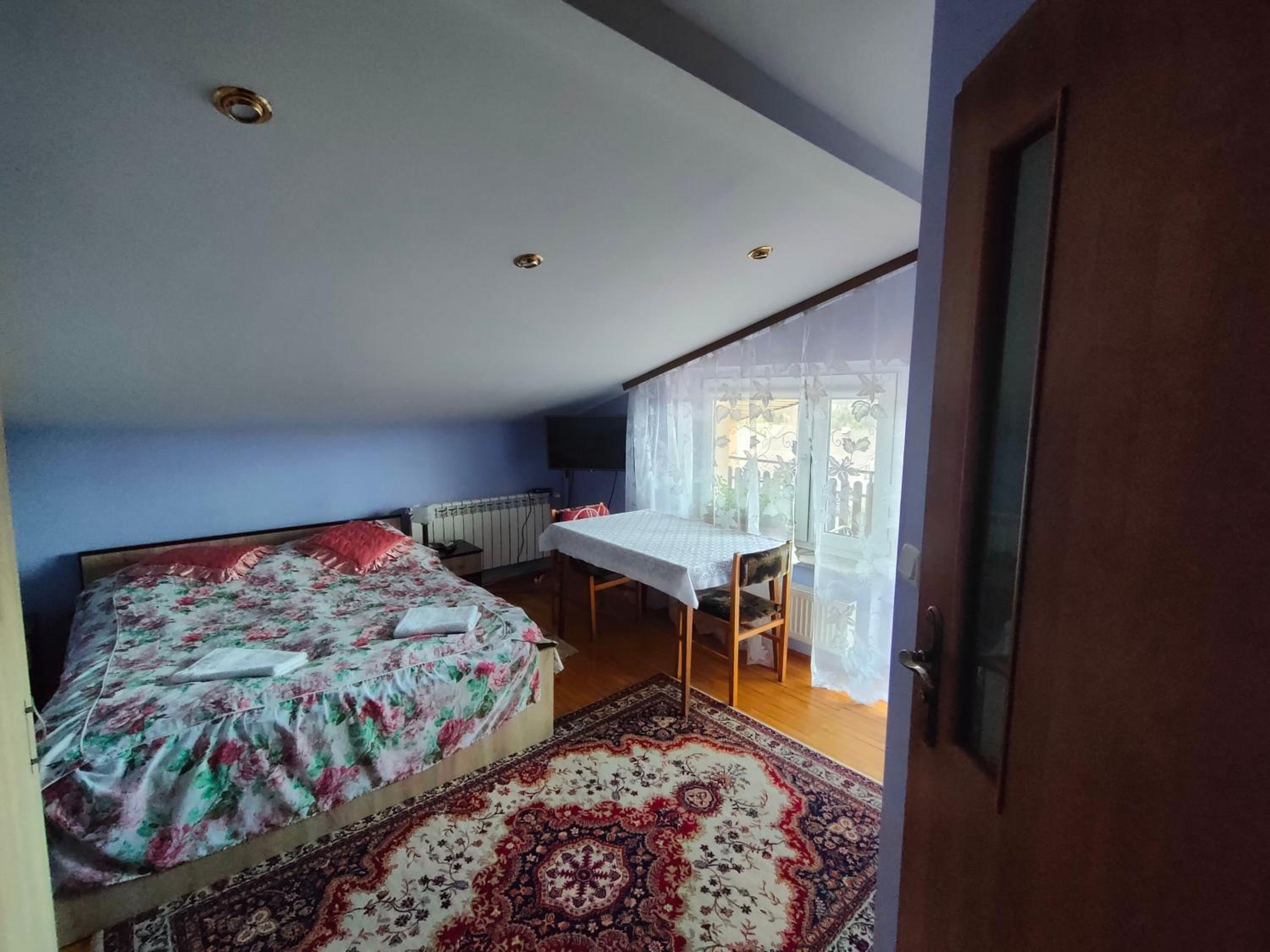 Double Room with Private Bathroom and Balcony photo 1