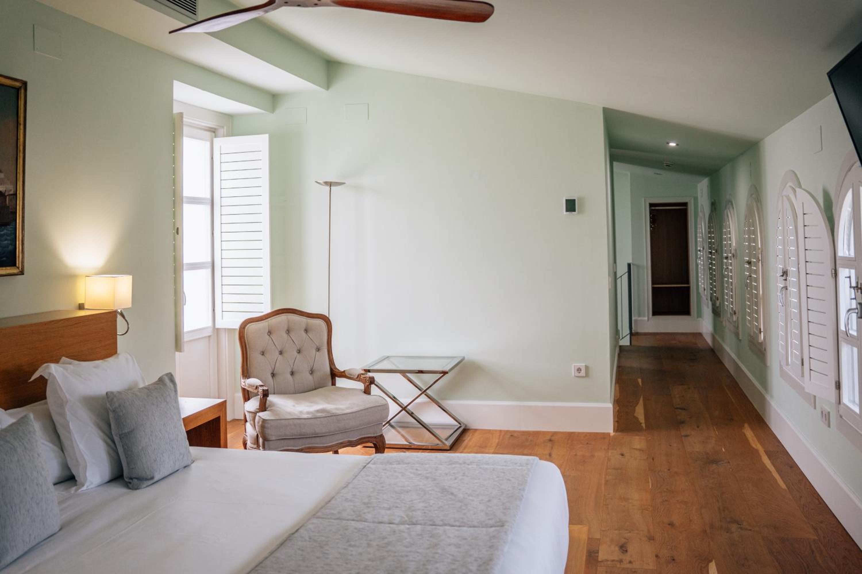 Duplex Suite - Photo 12
