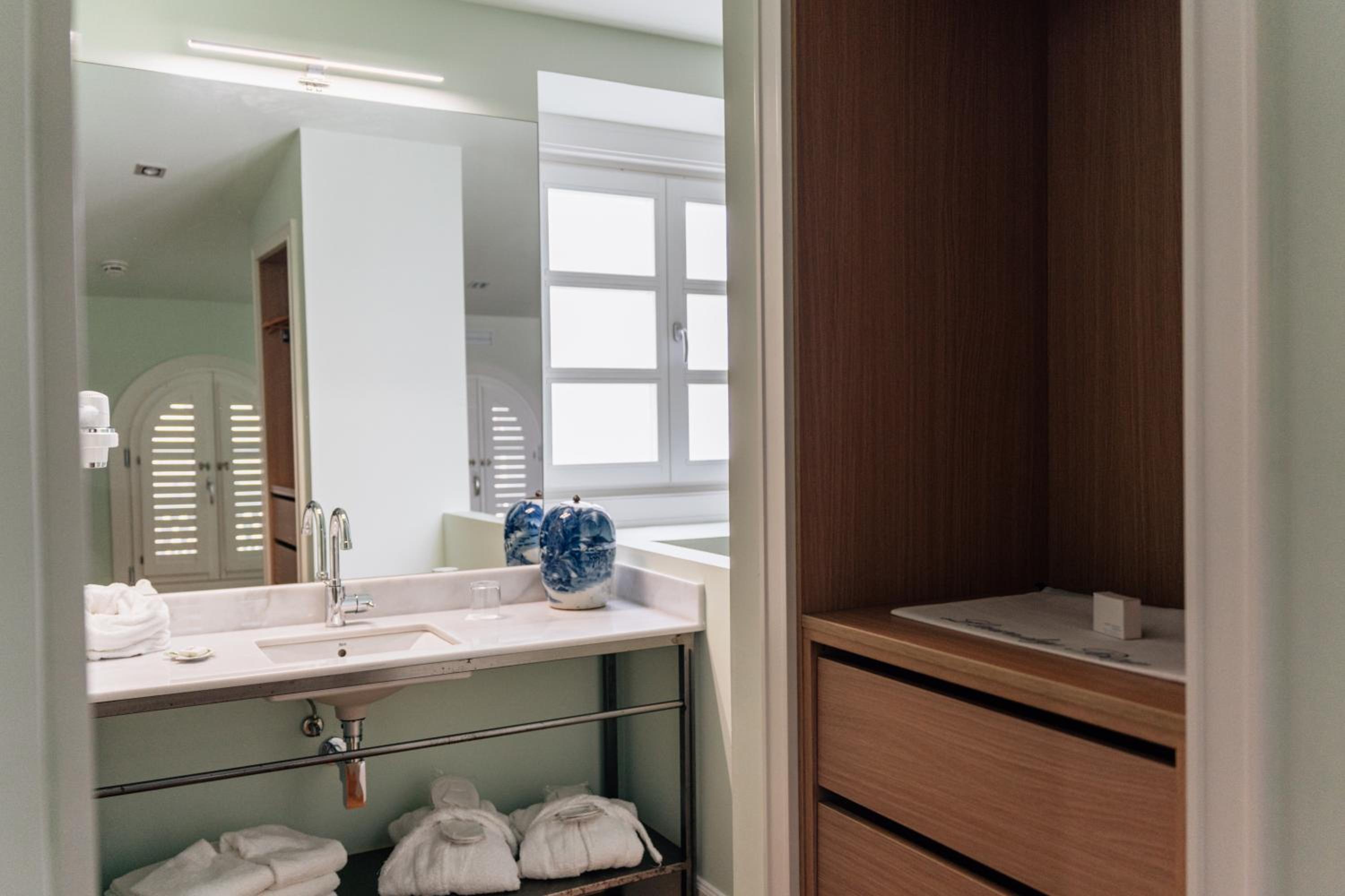 Duplex Suite - Photo 10