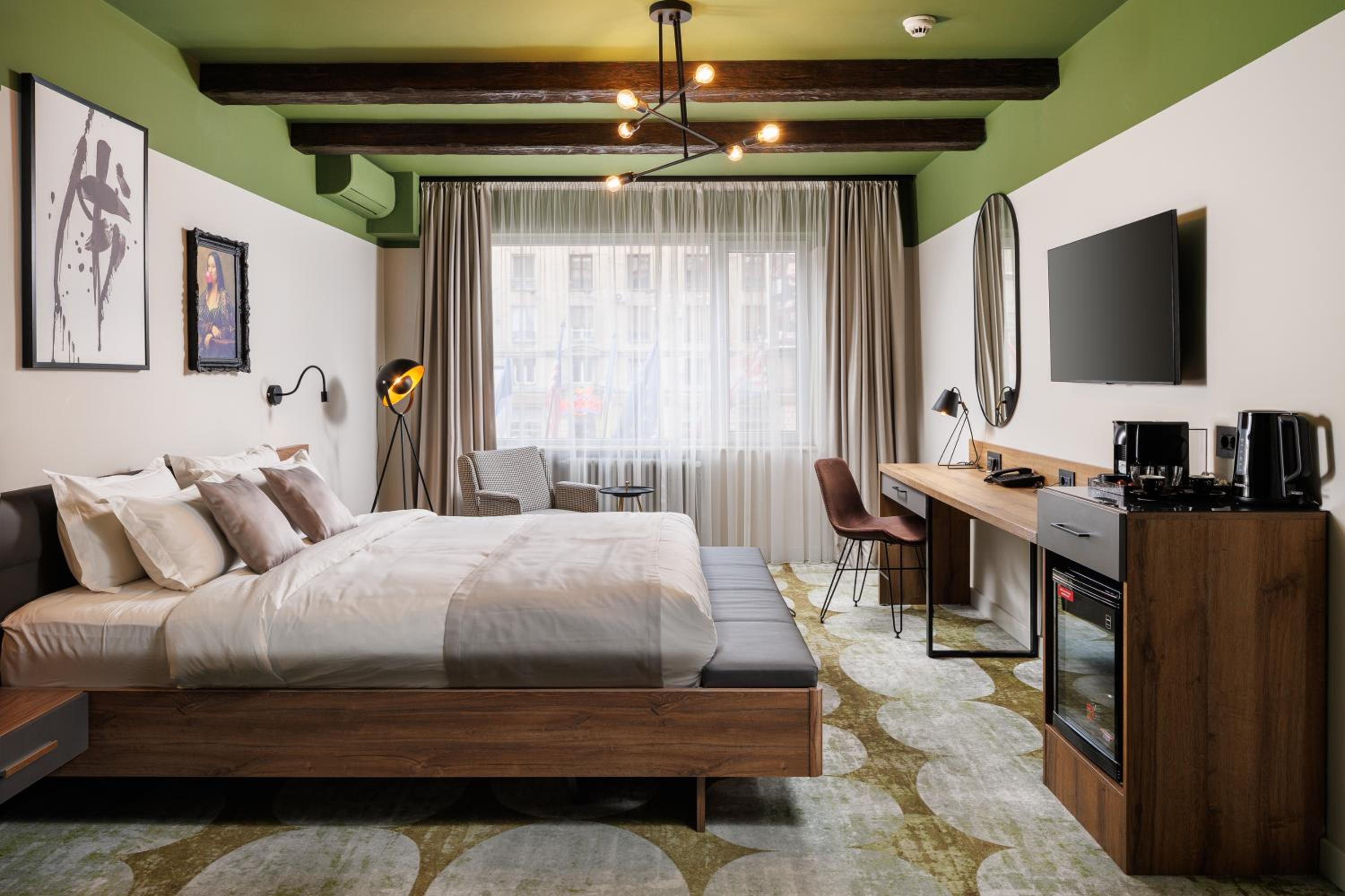 Superior Suite - Photo 7