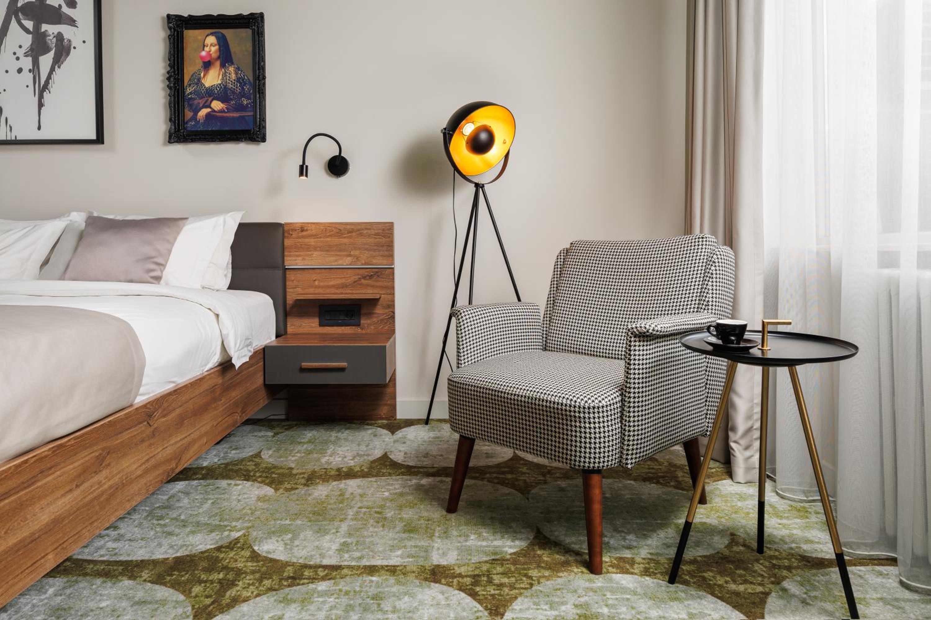 Superior Suite - Photo 10