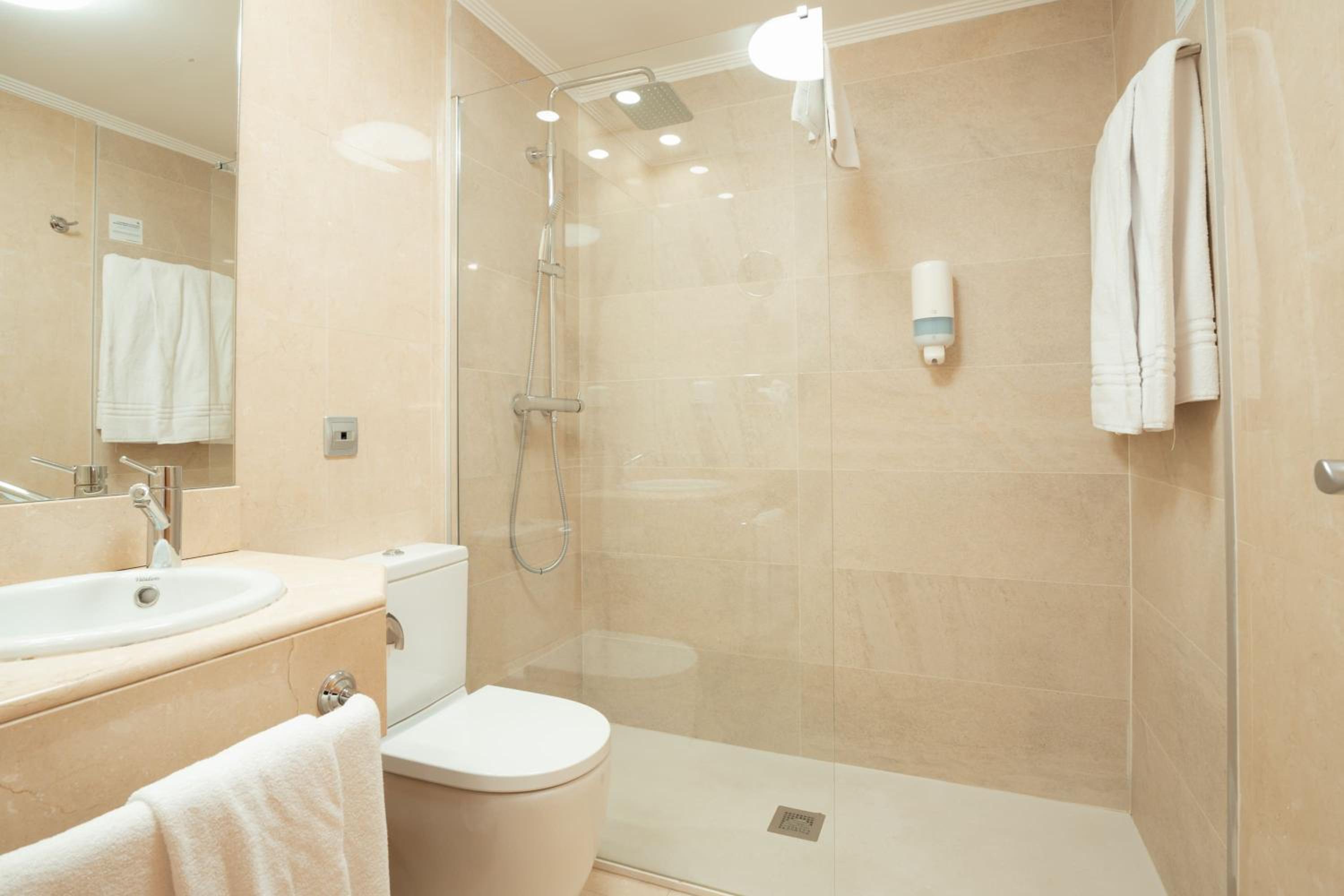 Double Room - Photo 3
