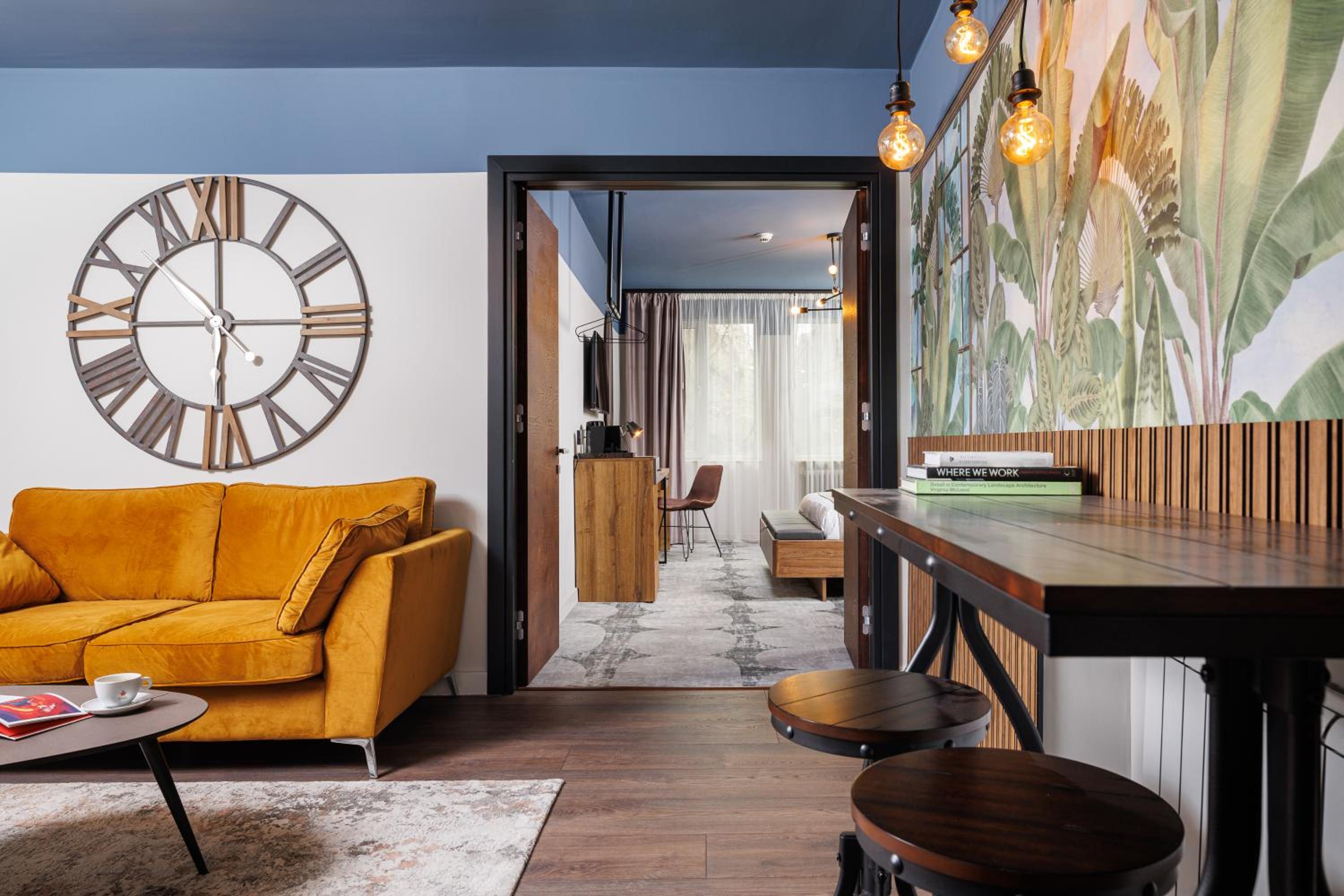 Superior King Suite - Photo 13
