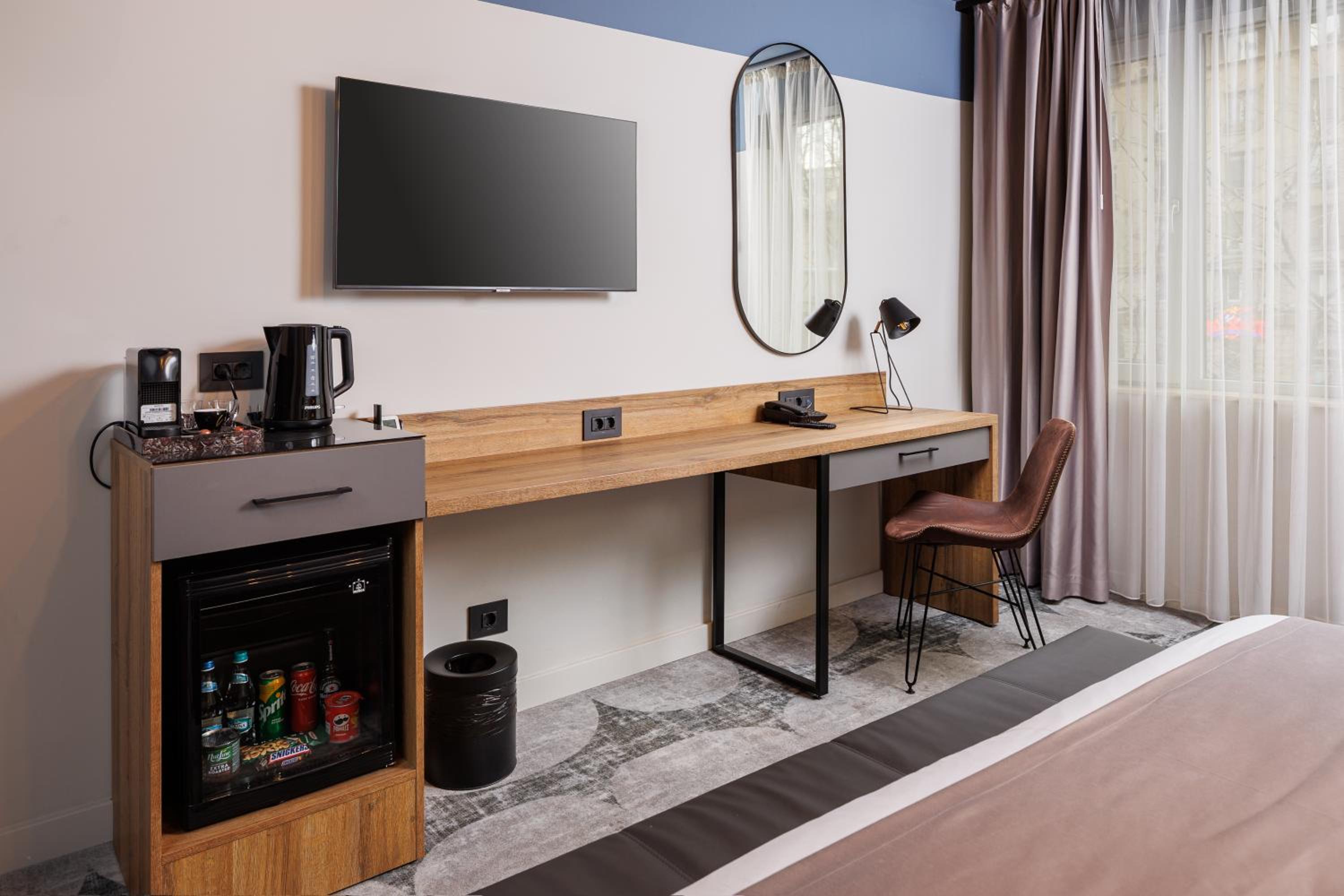 Superior King Suite - Photo 17