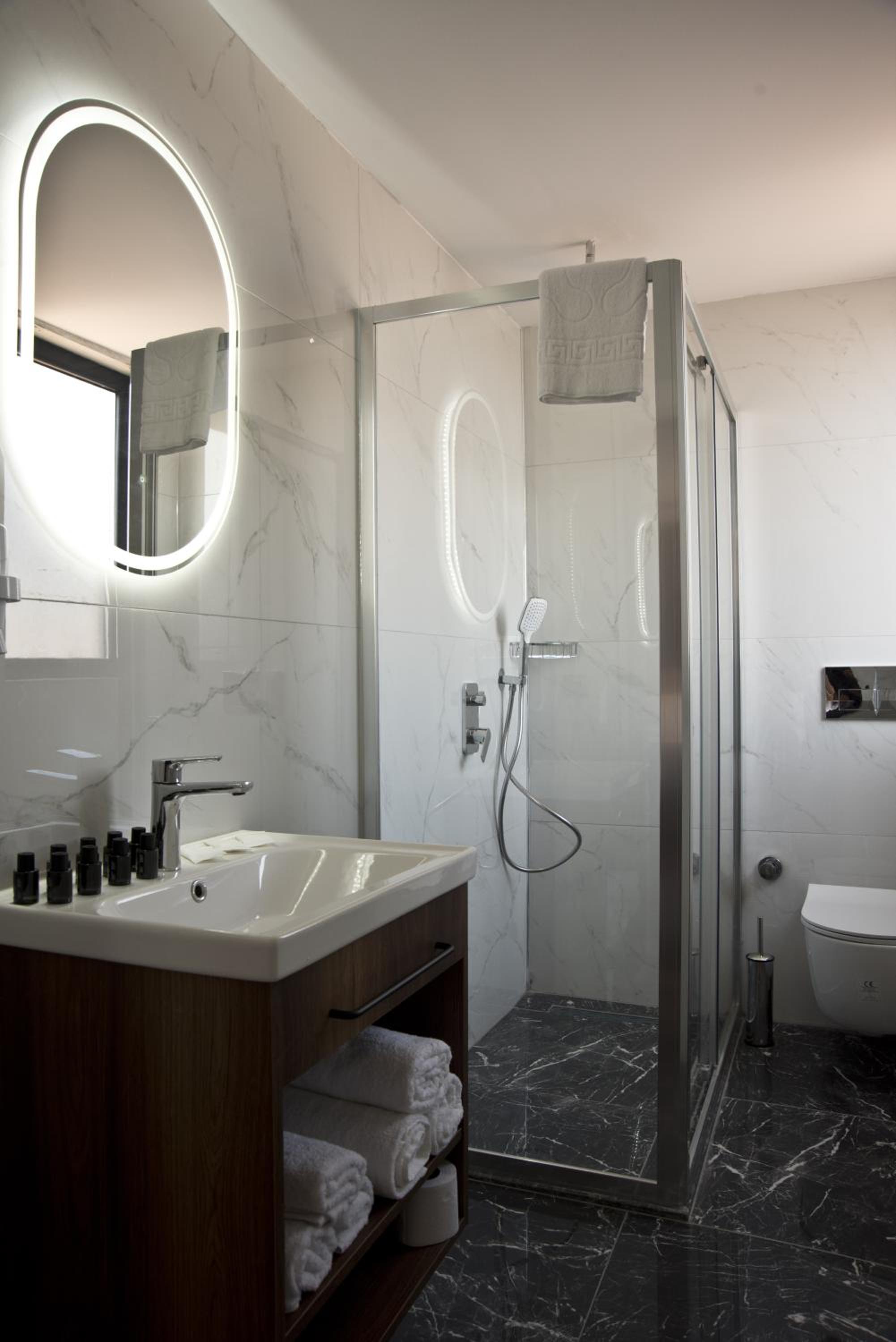 Deluxe Triple Room photo 3