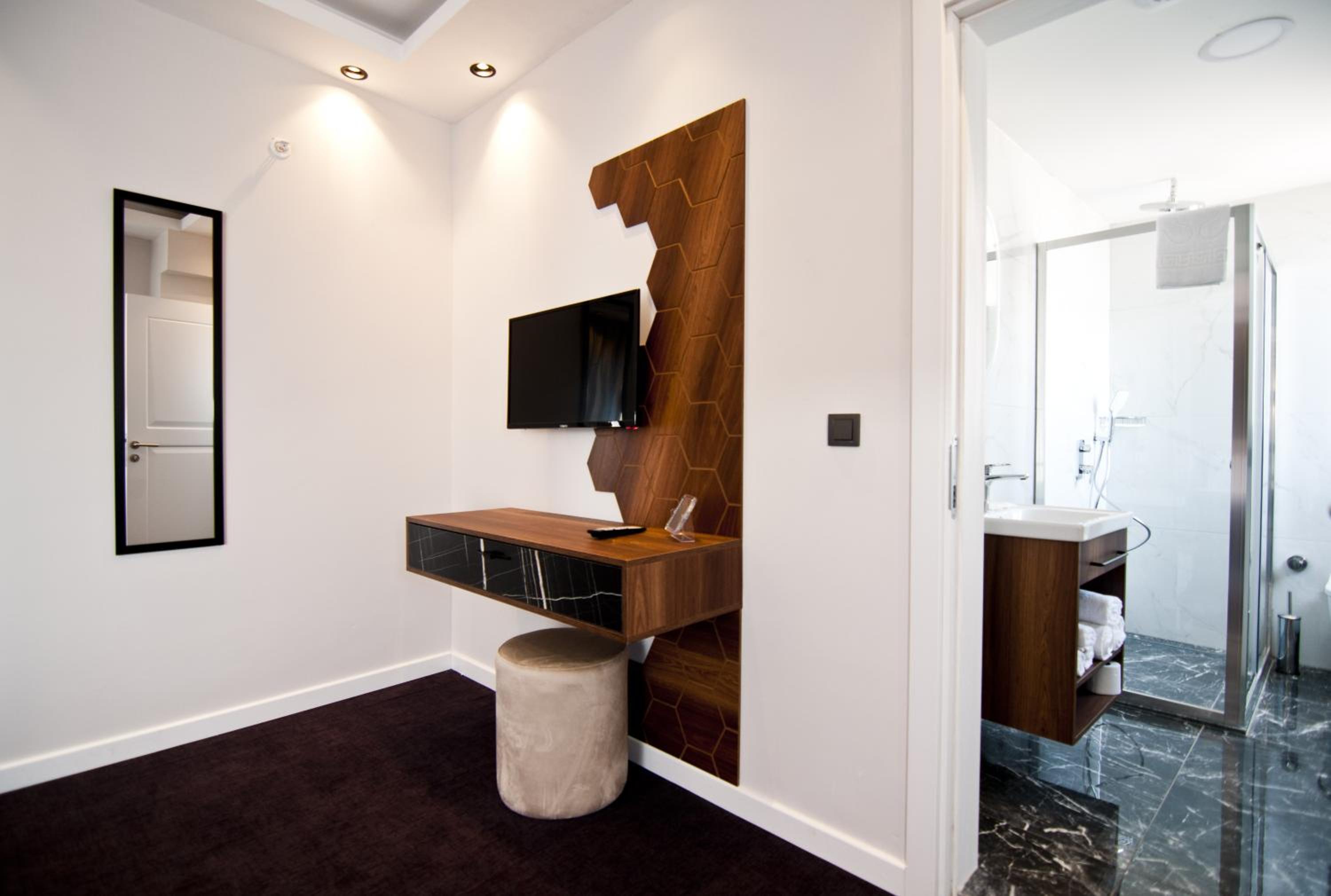 Deluxe Triple Room photo 2