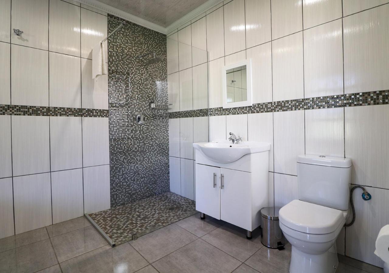 Deluxe Suite - Photo 2