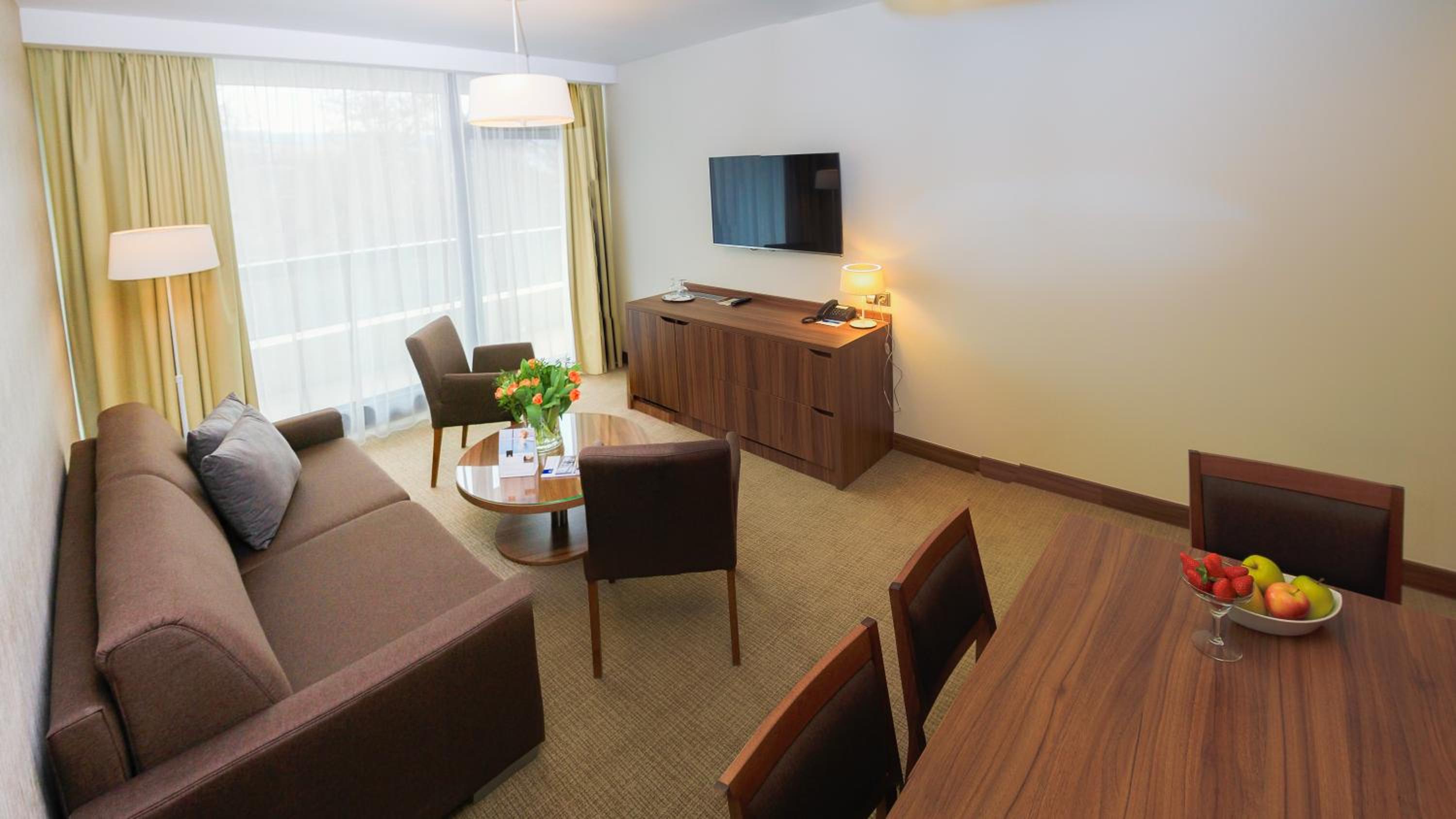 Premium Suite with Wellness Access - Photo 1
