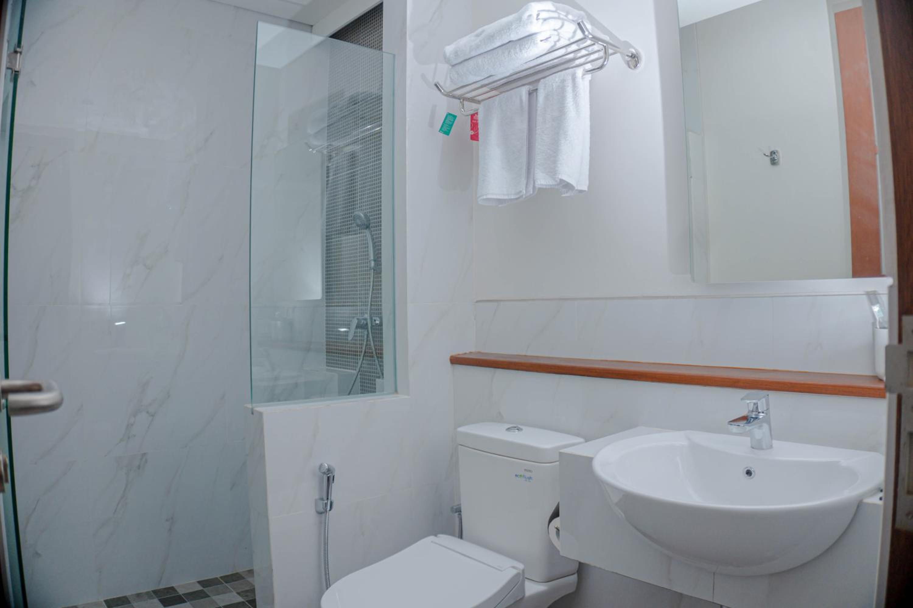 Deluxe Double Room - Photo 7